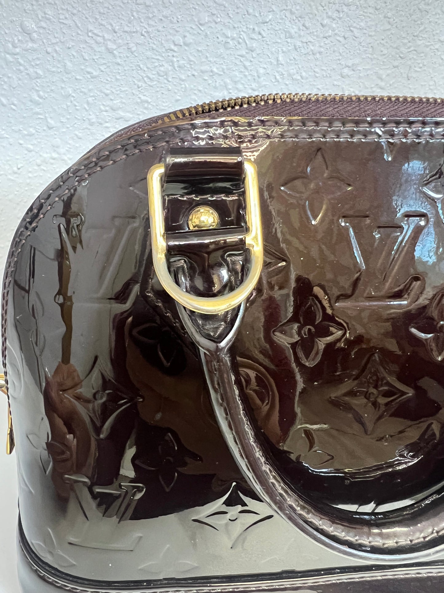 Pre-owned Louis Vuitton Alma BB vernis amaranto