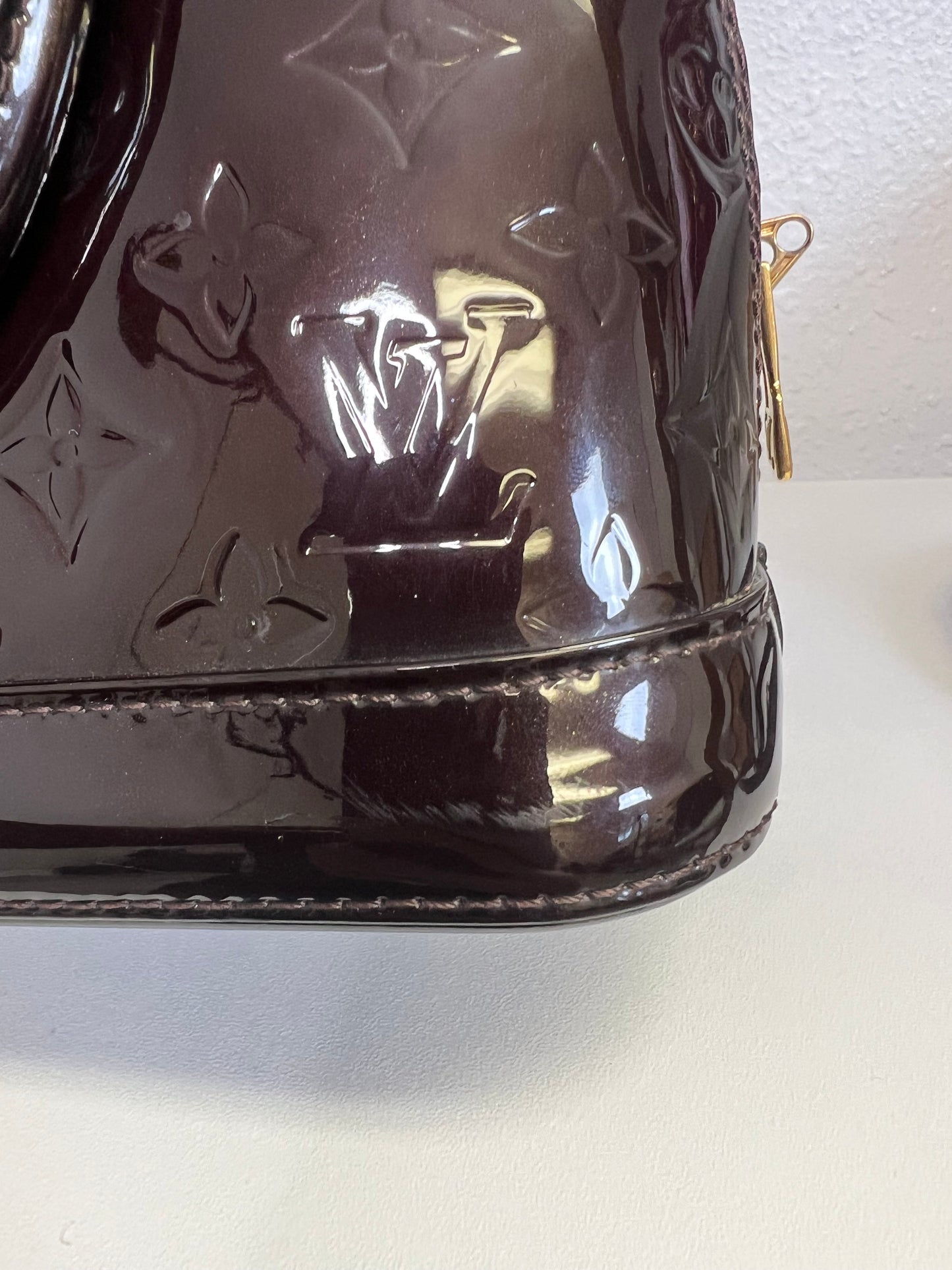 Pre-owned Louis Vuitton Alma BB vernis amaranto