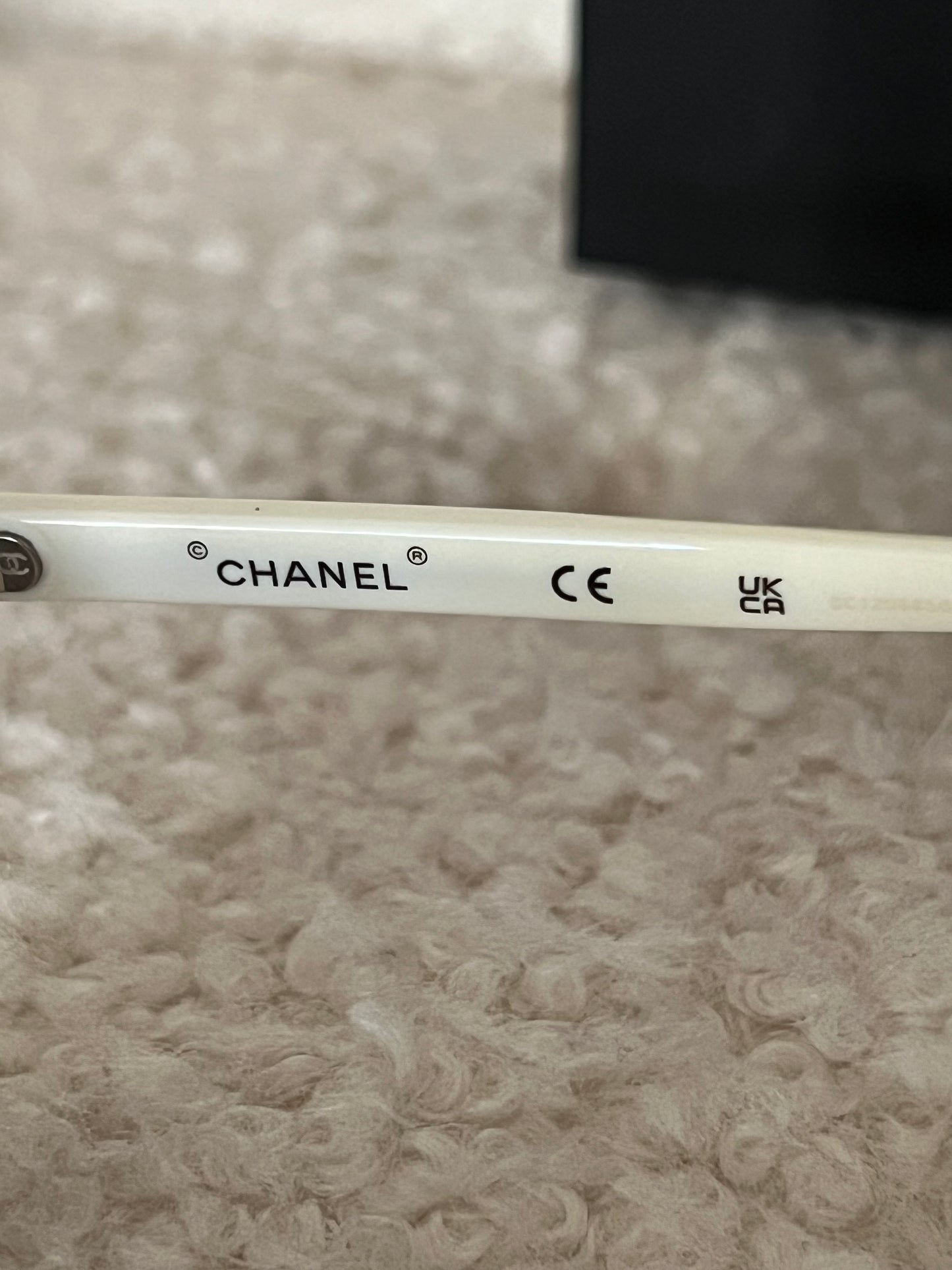 Pre-owned CHANEL Camelia sunglasses