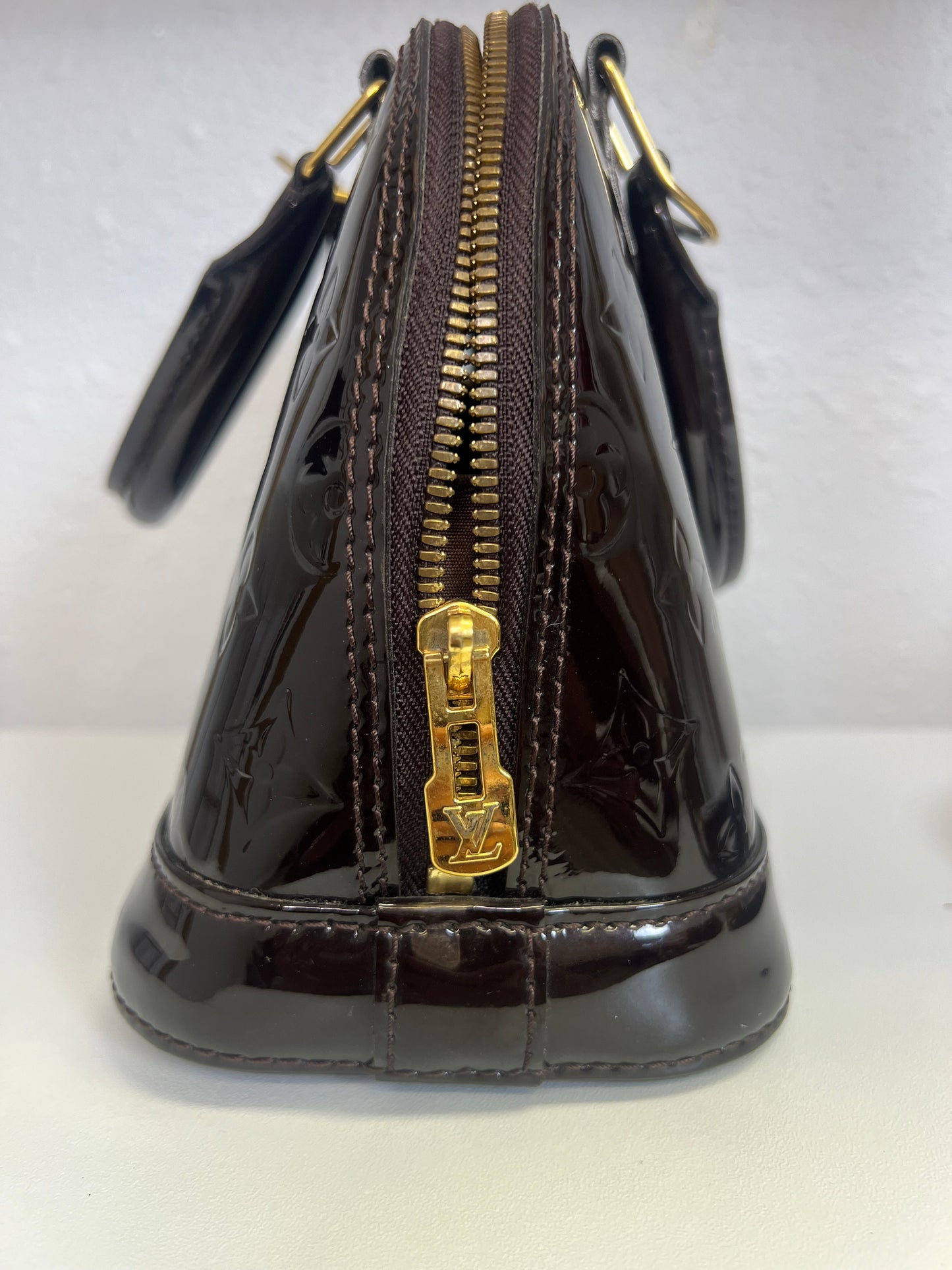 Pre-owned Louis Vuitton Alma BB vernis amaranto