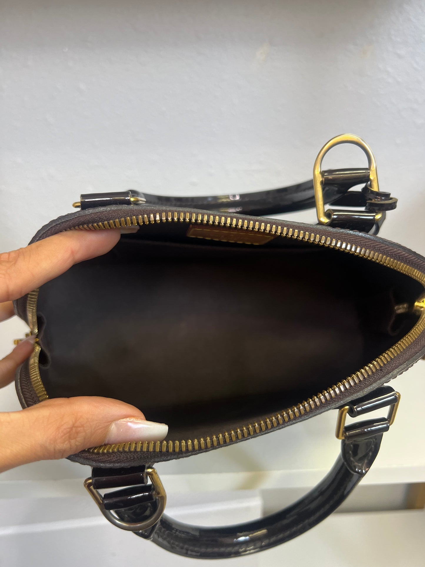 Pre-owned Louis Vuitton Alma BB vernis amaranto