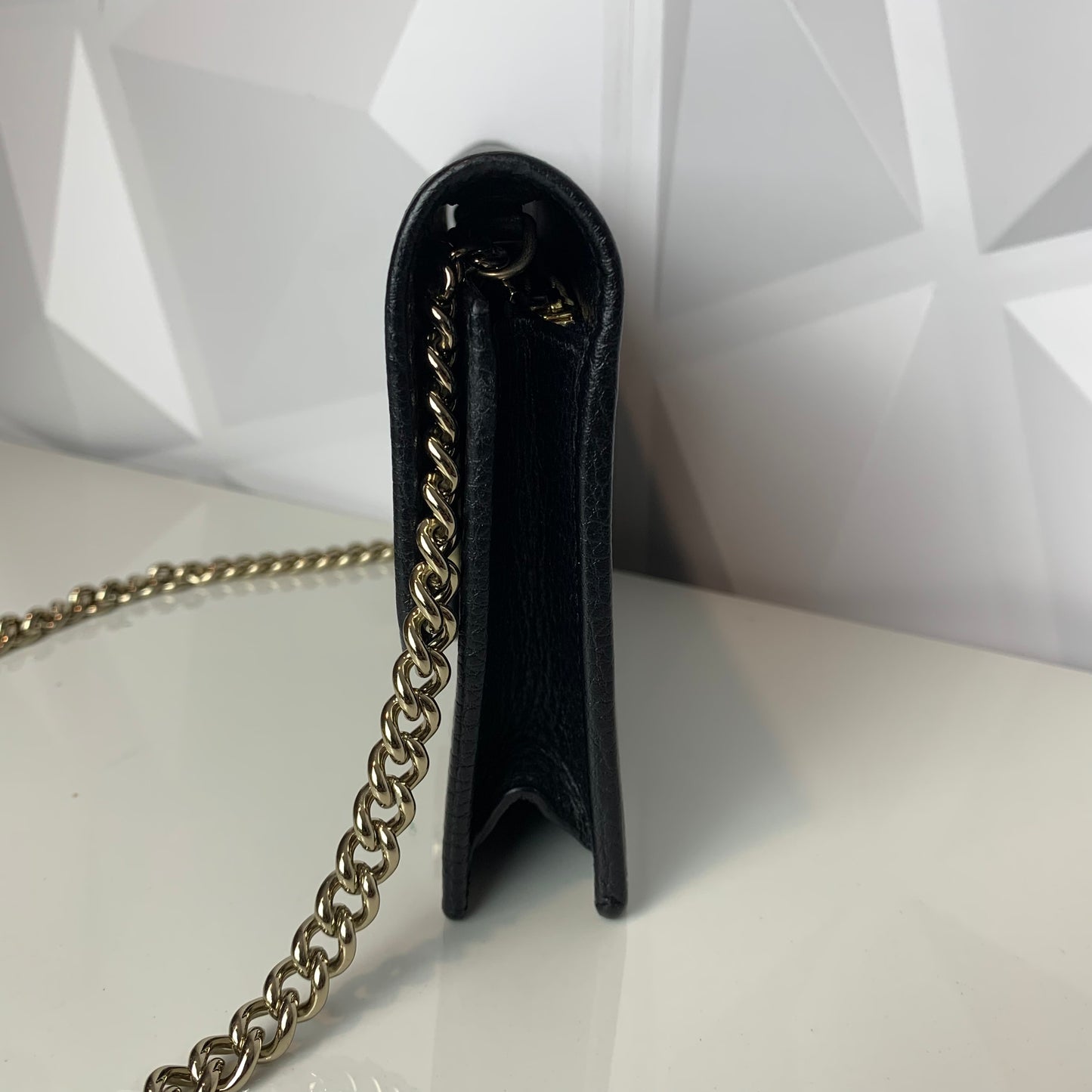 Pre-owned GUCCI interlocking Wallet on chain black leather
