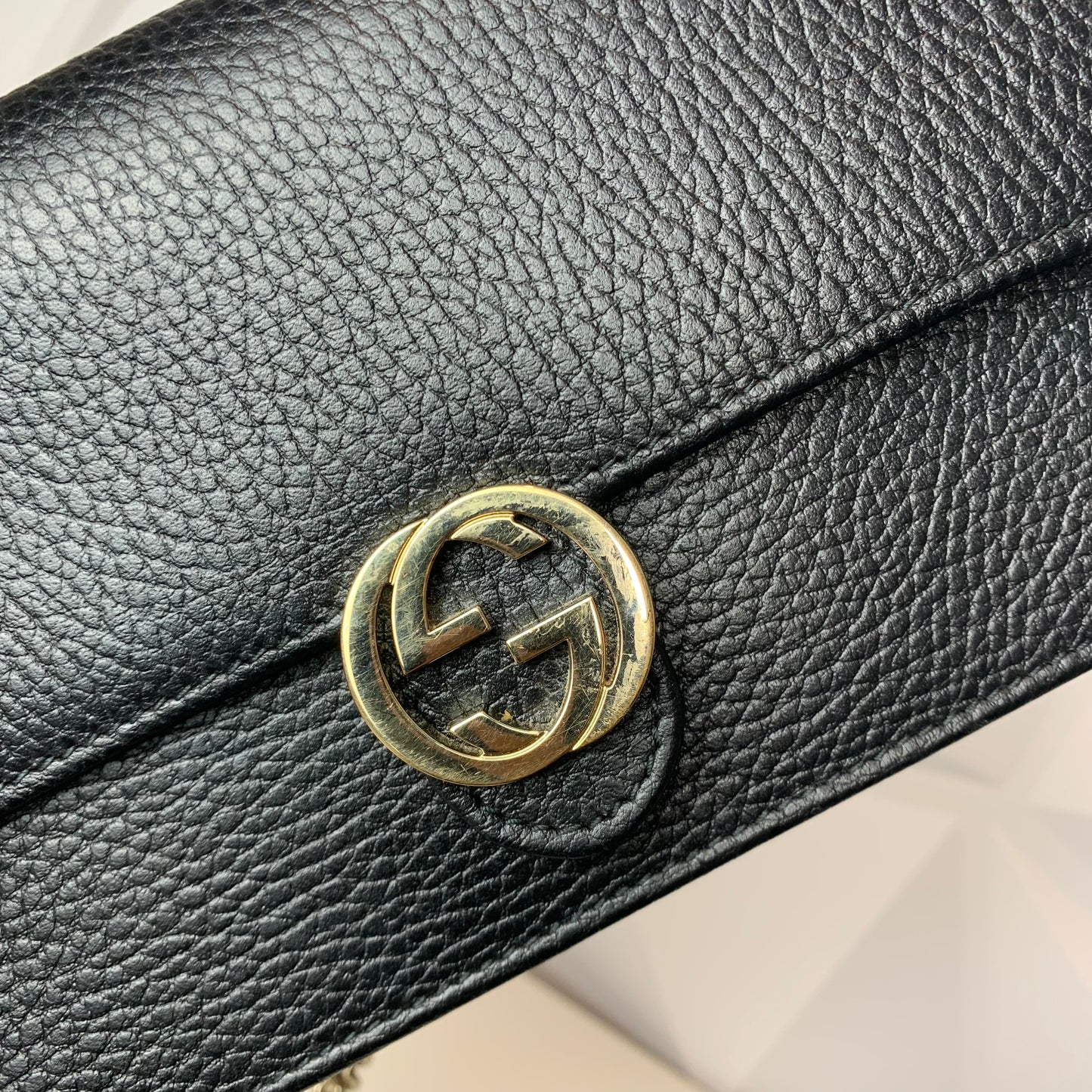 Pre-owned GUCCI interlocking Wallet on chain black leather