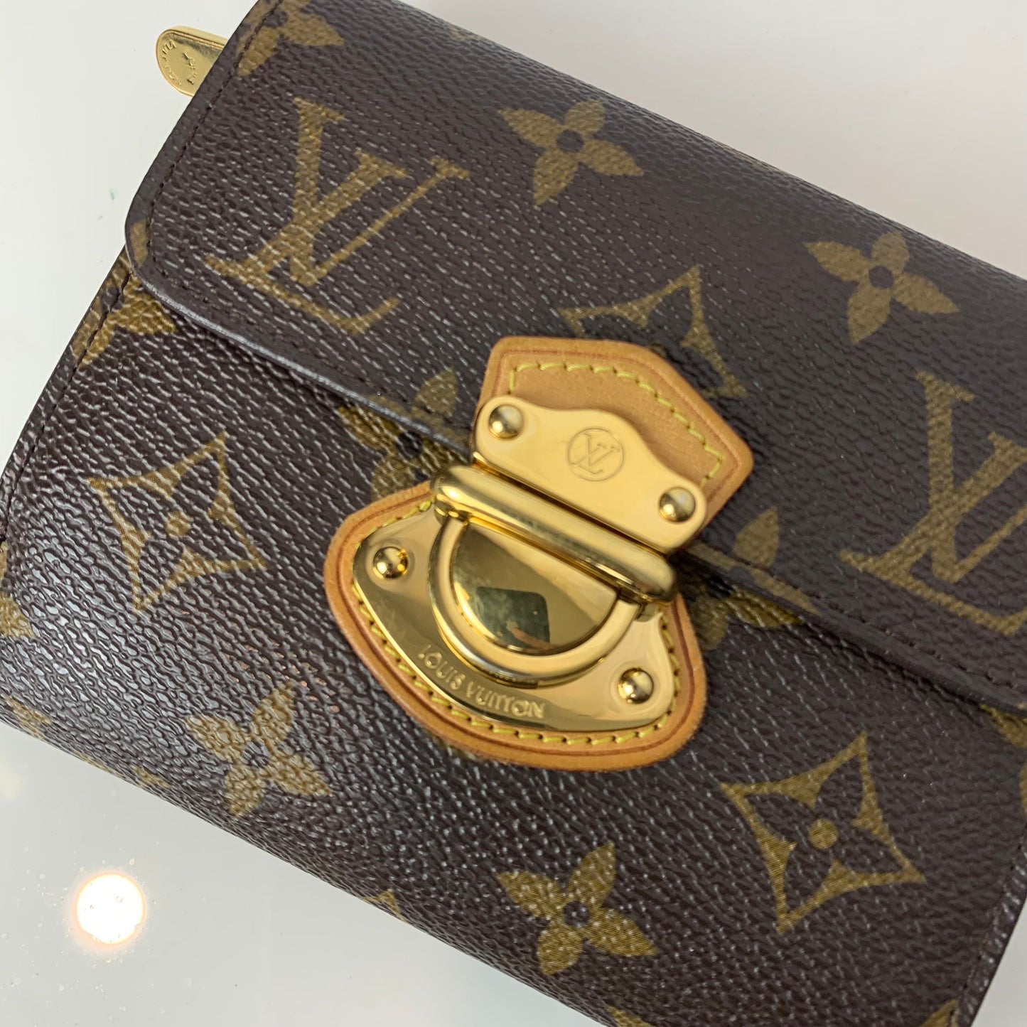 Pre-owned LOUIS VUITTON Joy wallet monogram