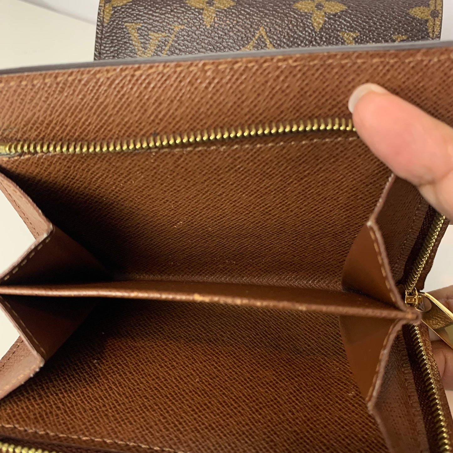 Pre-owned LOUIS VUITTON Joy wallet monogram