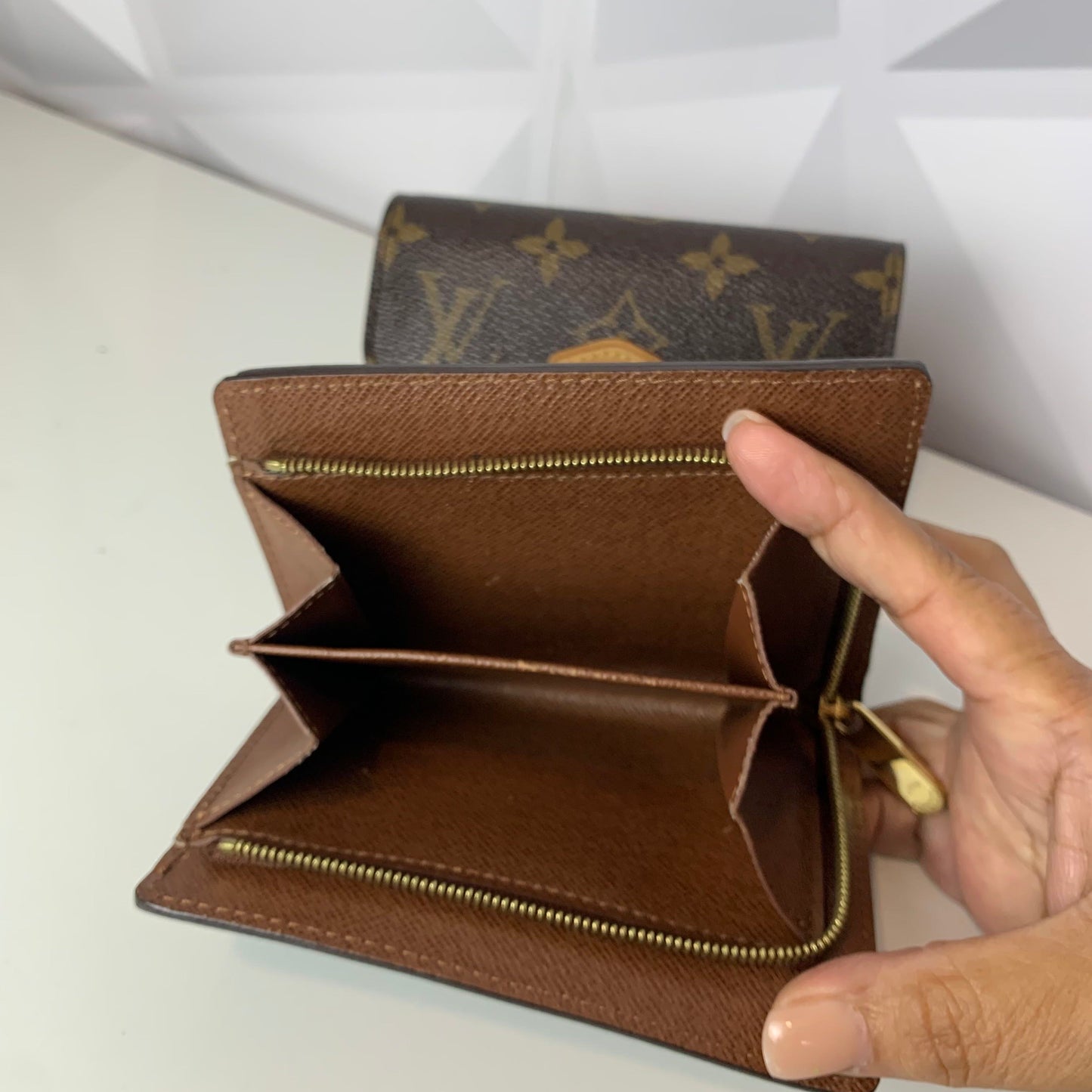 Pre-owned LOUIS VUITTON Joy wallet monogram