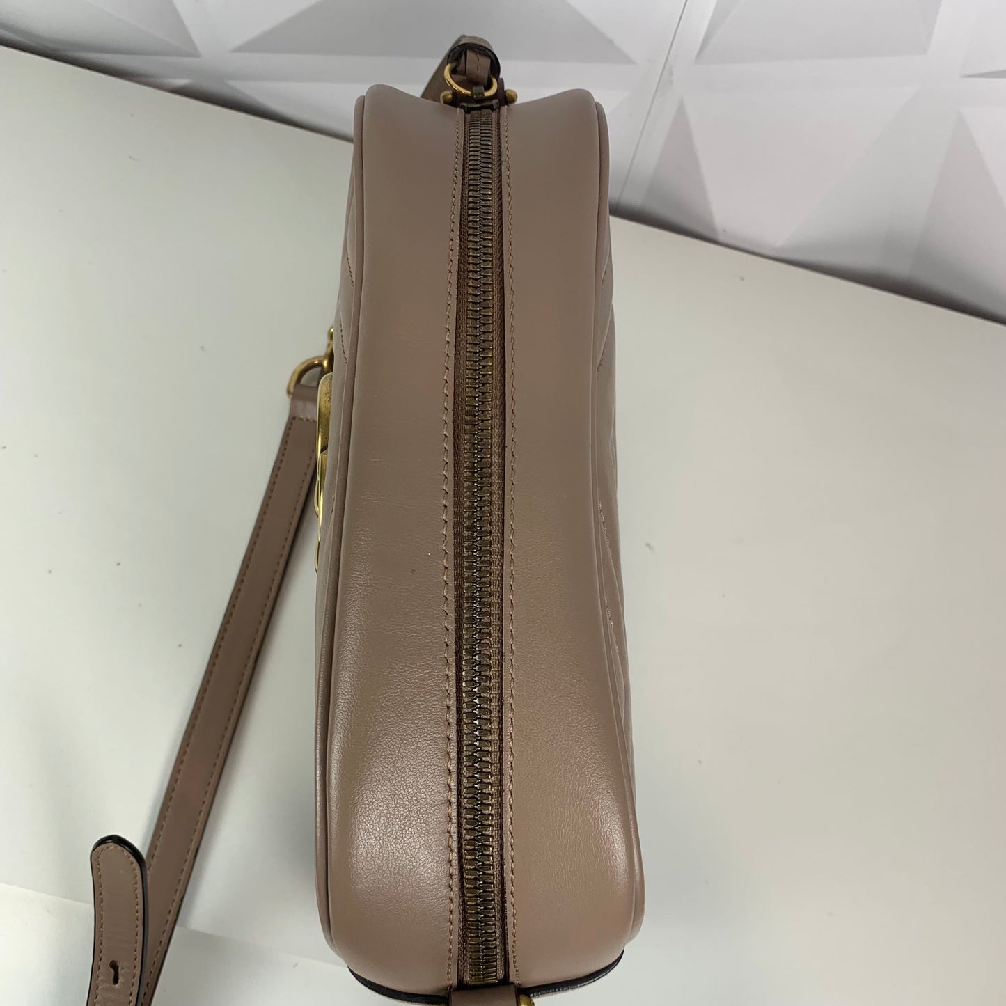 Pre-owned GUCCI Marmont beige leather with box and dustbag