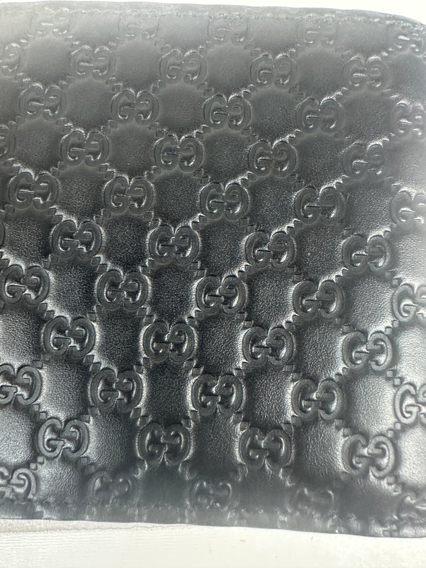 Pre-owned GUCCI GG Emblem bi-fold wallet Black with coin purse _237