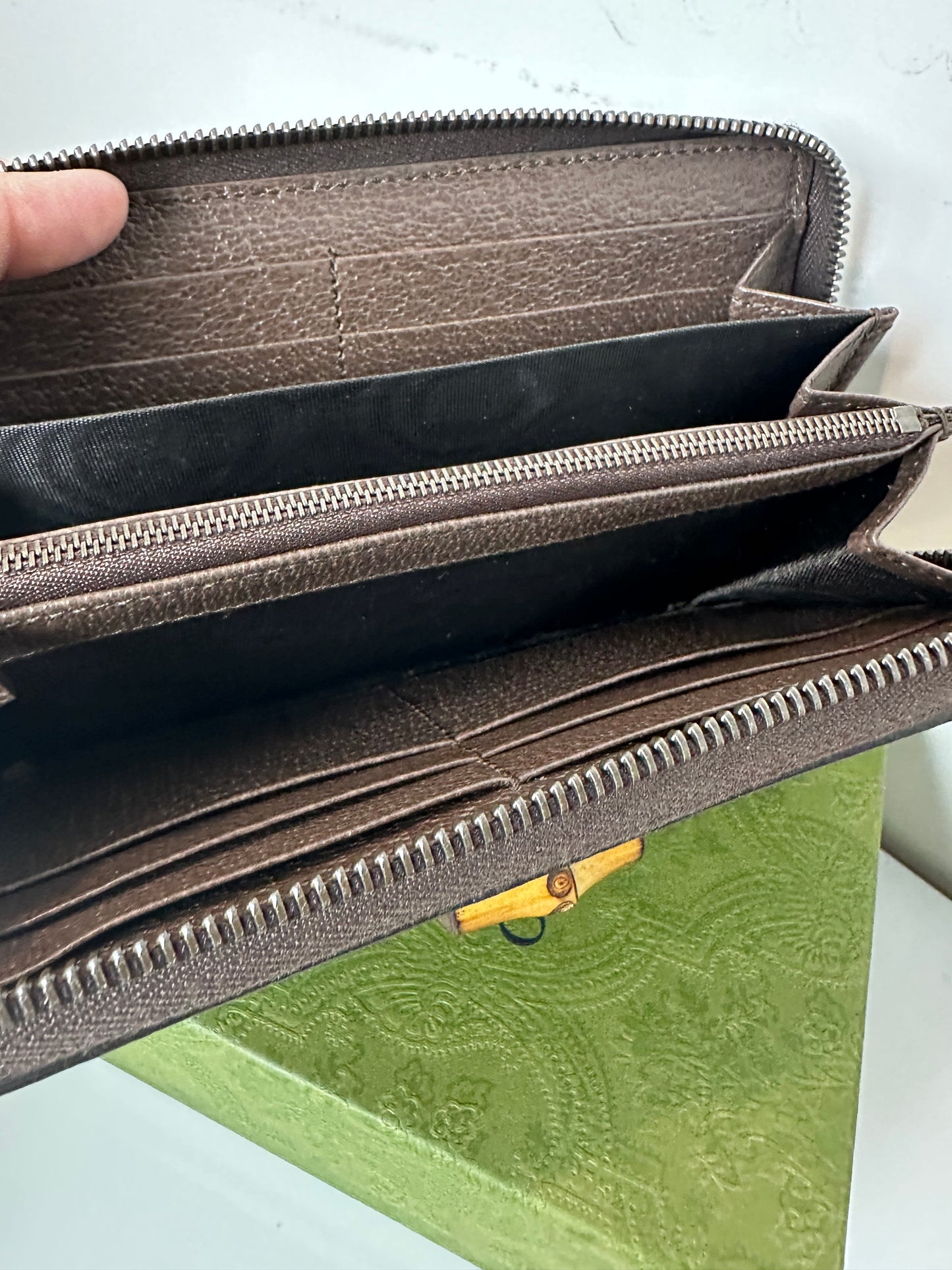 Pre-owned GUCCI Diana Wallet