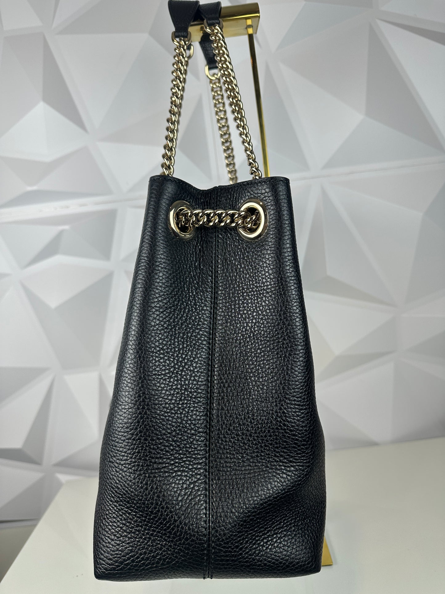 Pre-owned GUCCI Soho tote with chains and dustbag