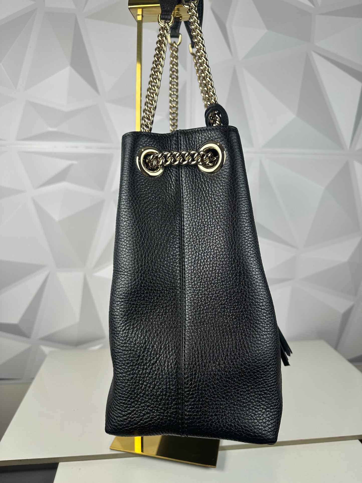 Pre-owned GUCCI Soho tote with chains and dustbag