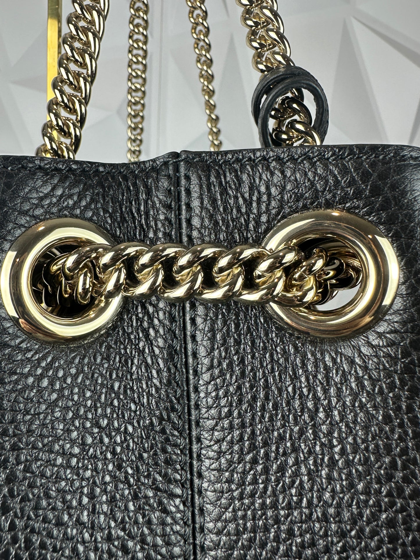 Pre-owned GUCCI Soho tote with chains and dustbag