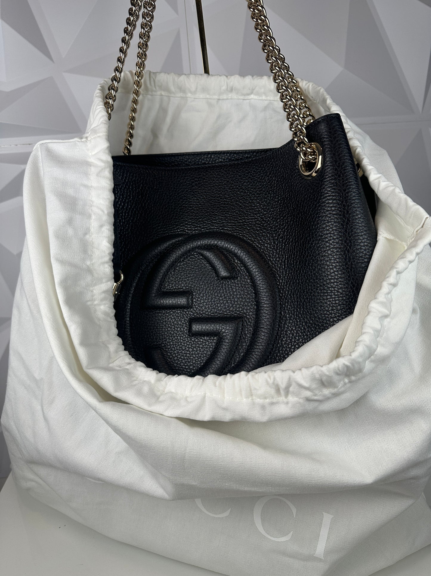 Pre-owned GUCCI Soho tote with chains and dustbag