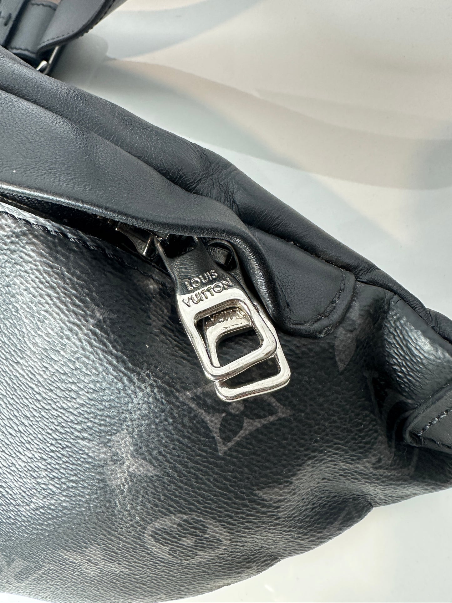 Pre-owned LOUIS VUITTON Discovery bumbag with box