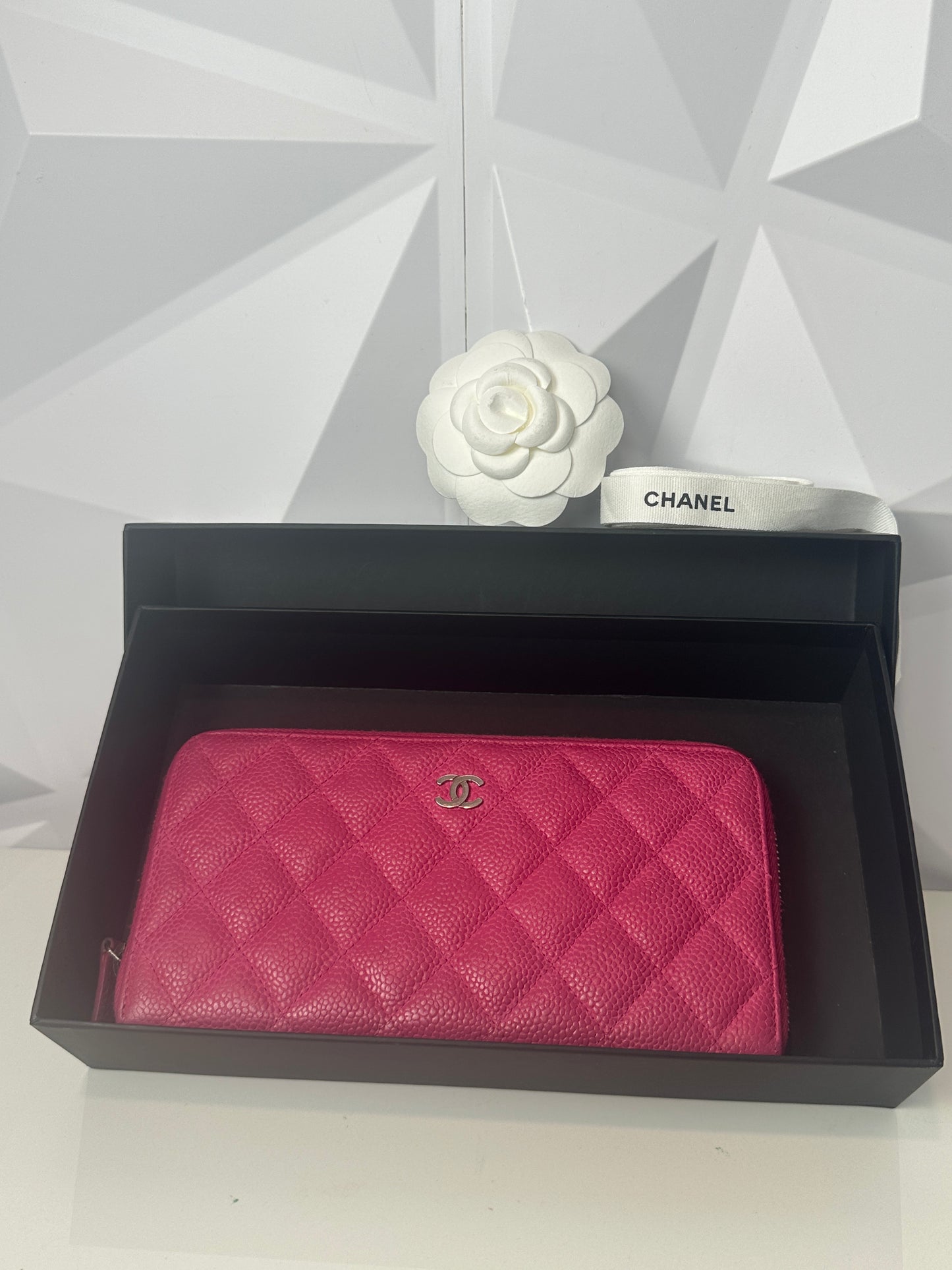 Pre-owned CHANEL Caviar Medium Zip Around Wallet Pink with box