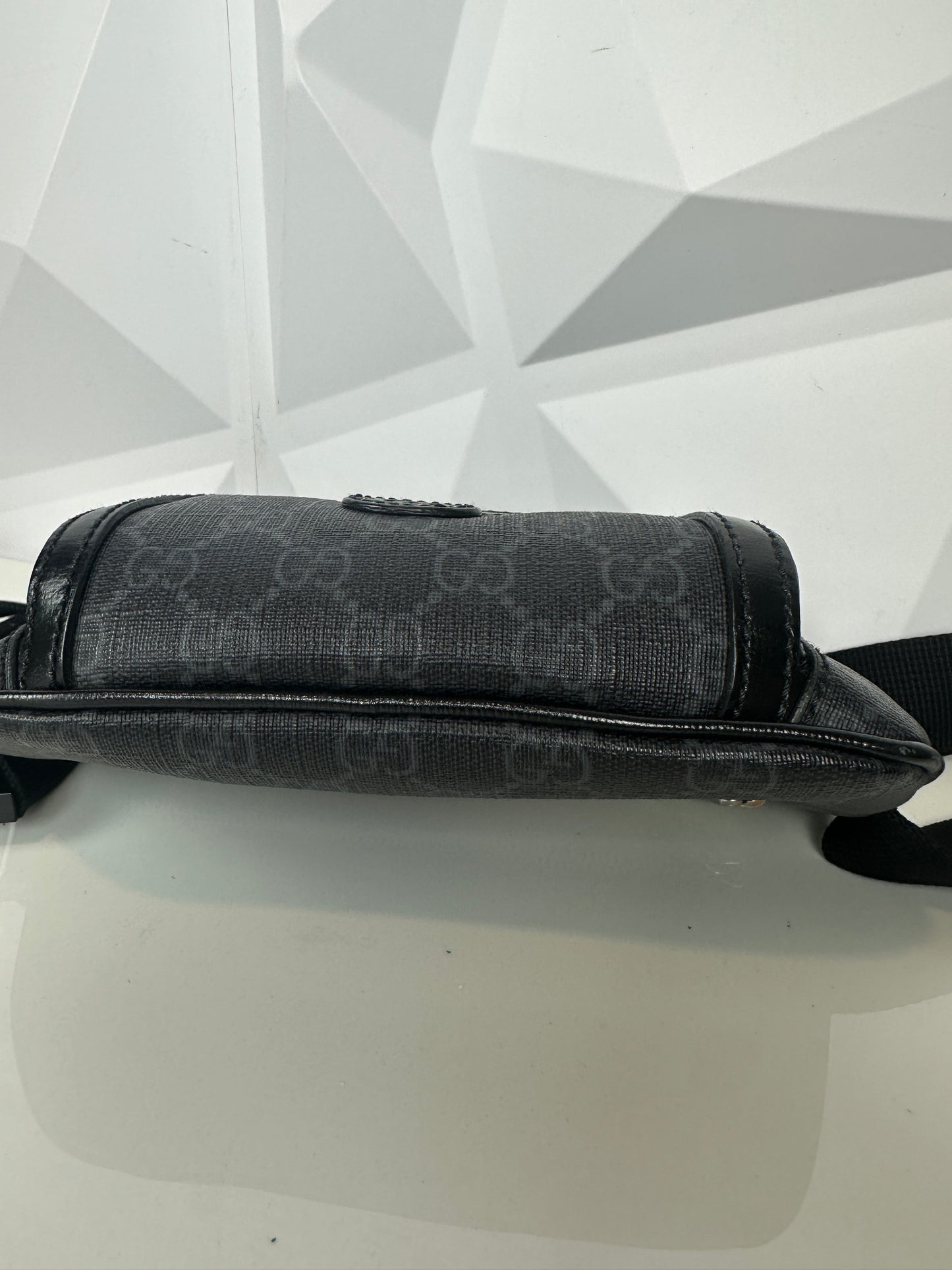 Pre-owned GUCCI Supreme Bumbag Black Canvas
