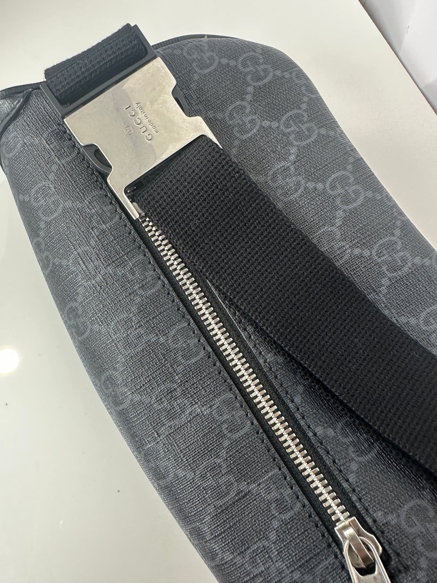 Pre-owned GUCCI Supreme Bumbag Black Canvas