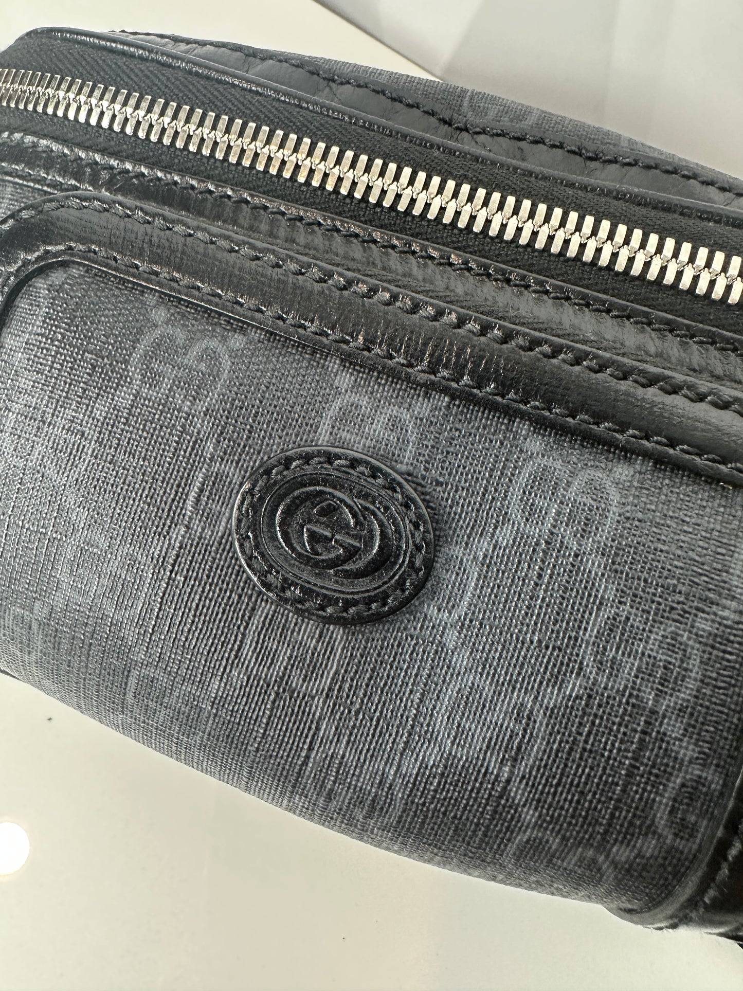 Pre-owned GUCCI Supreme Bumbag Black Canvas