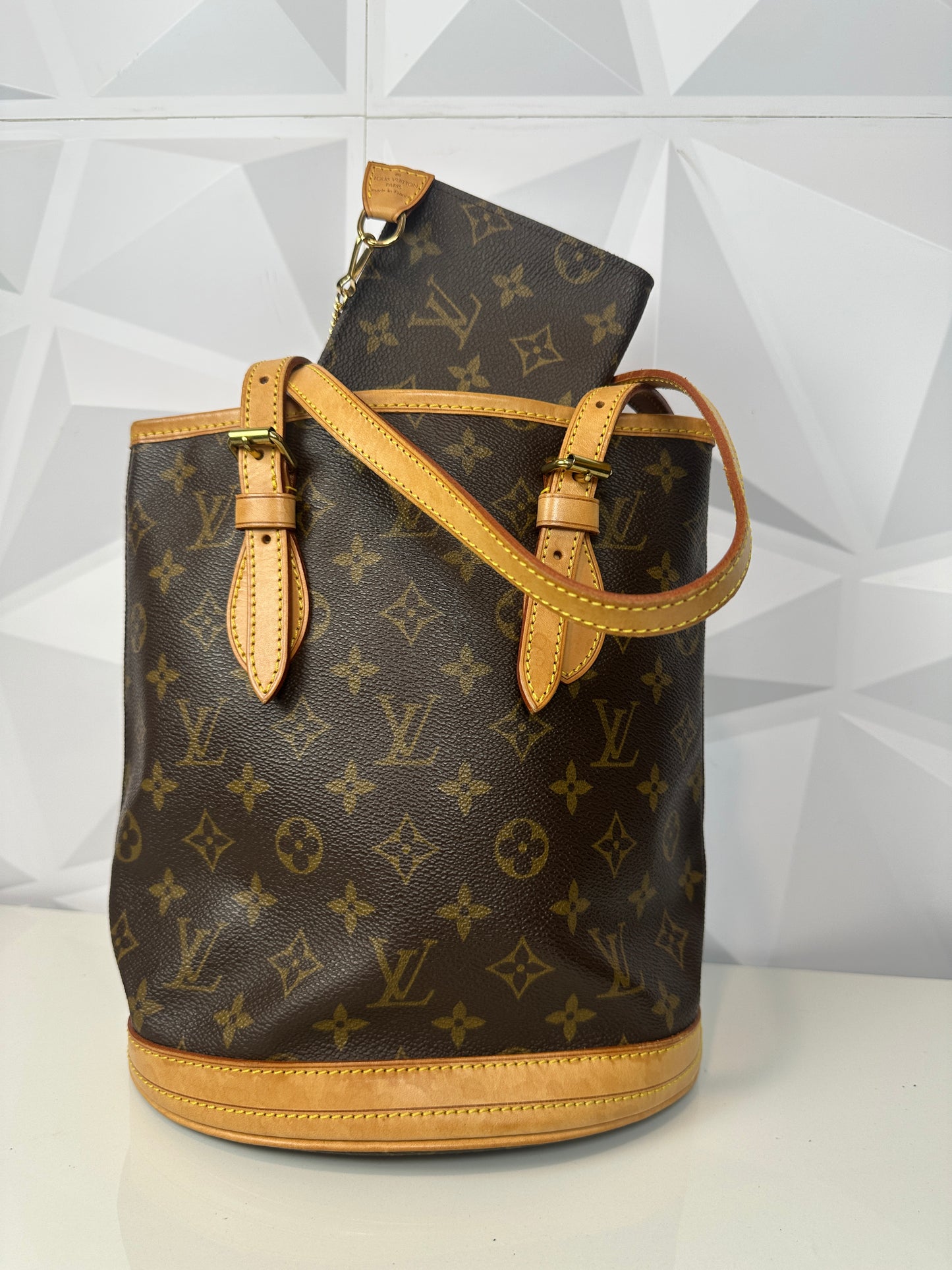 Pre-owned LOUIS VUITTON Bucket PM Monogram canvas