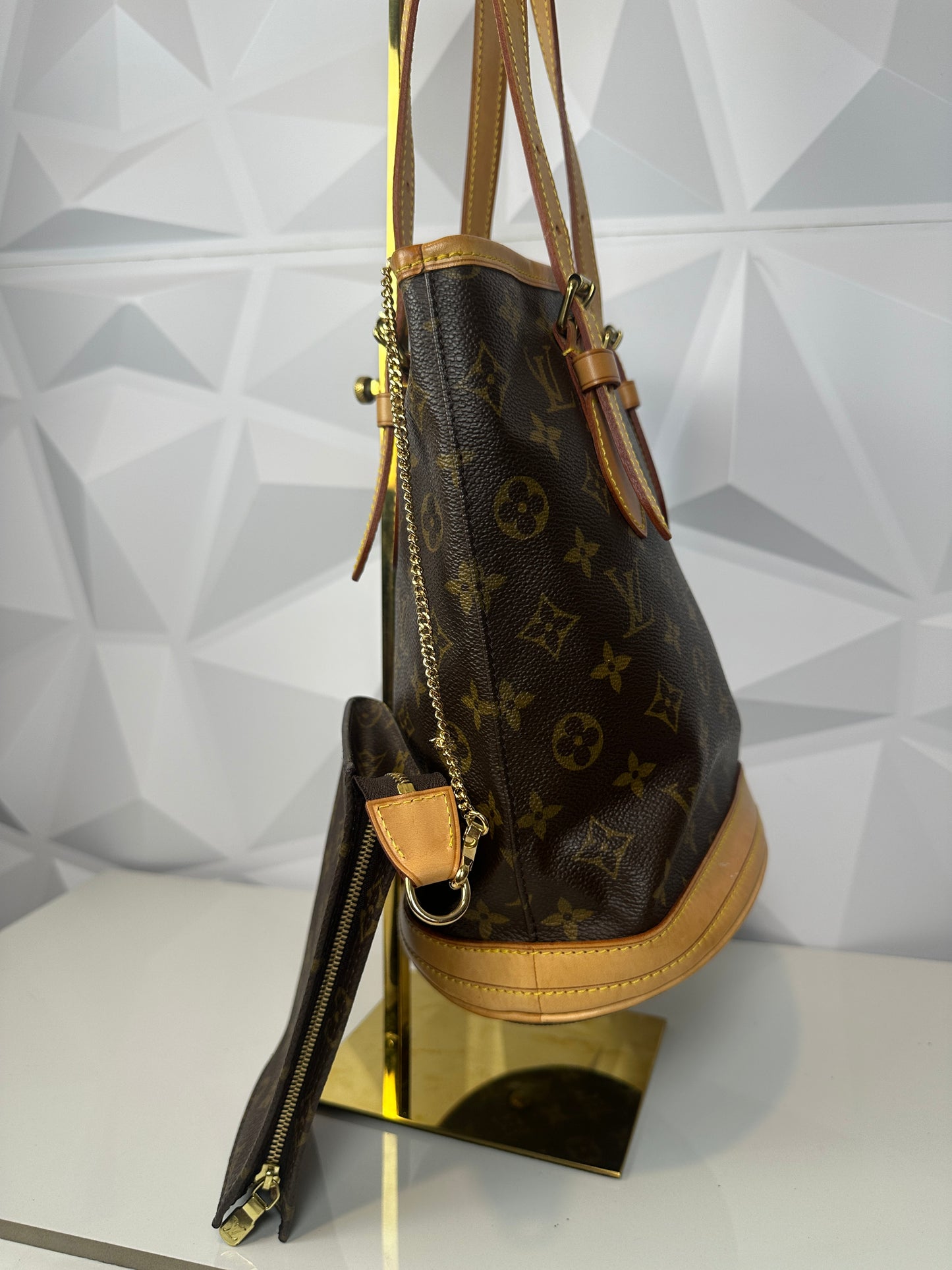 Pre-owned LOUIS VUITTON Bucket PM Monogram canvas
