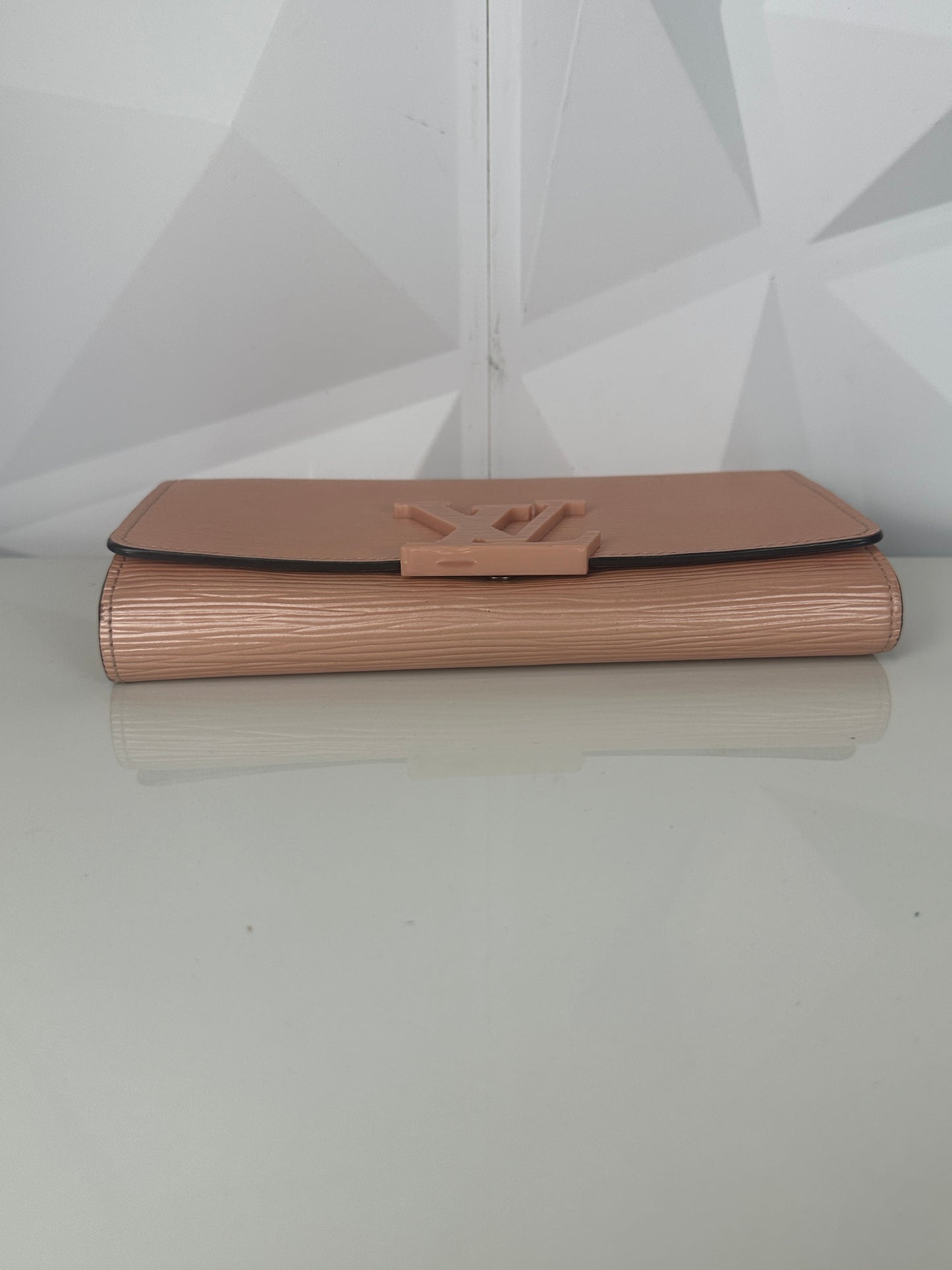 Pre owned LOUIS VUITTON Epi Leather Wallet in Light Pink
