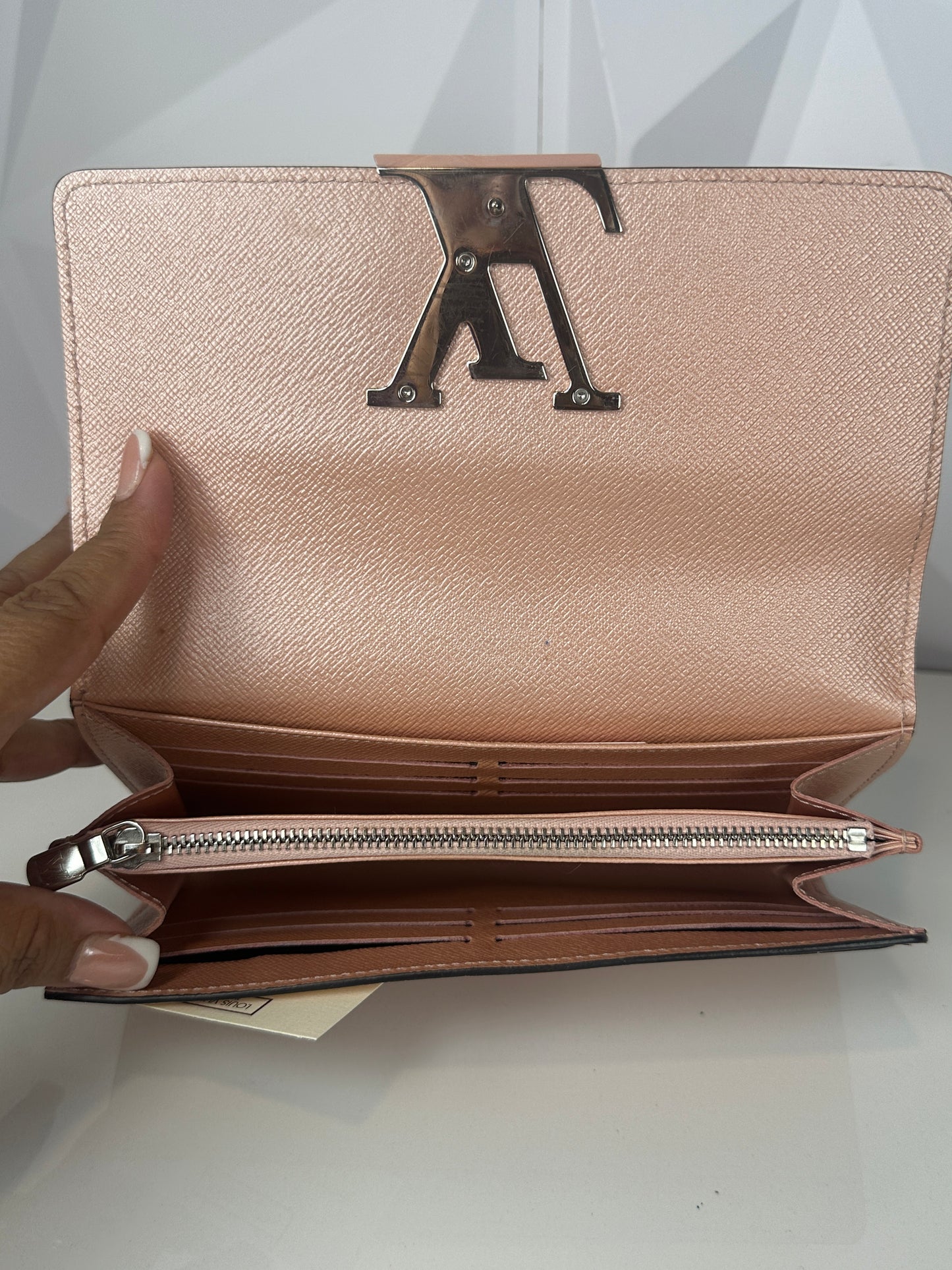 Pre owned LOUIS VUITTON Epi Leather Wallet in Light Pink