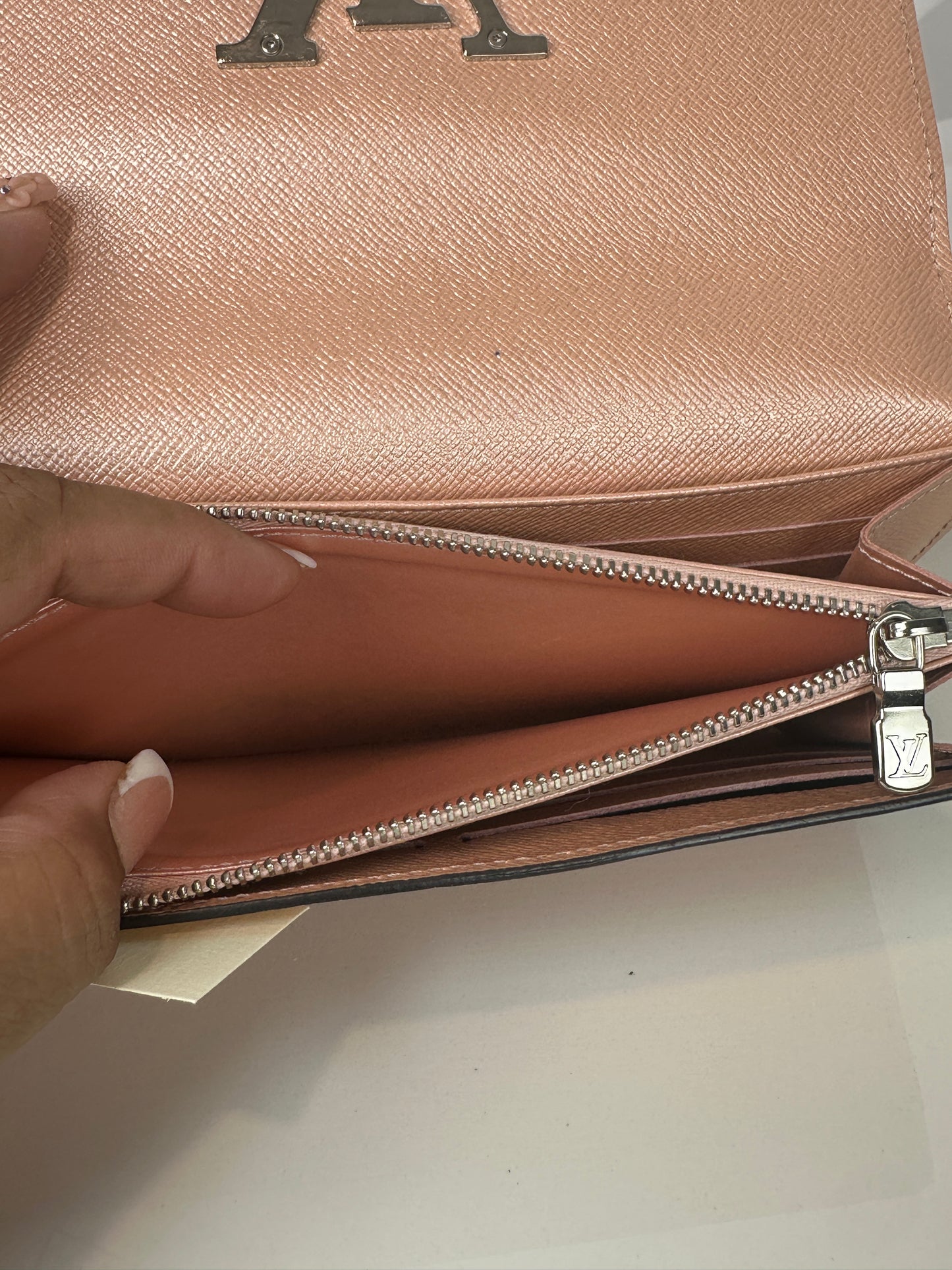 Pre owned LOUIS VUITTON Epi Leather Wallet in Light Pink