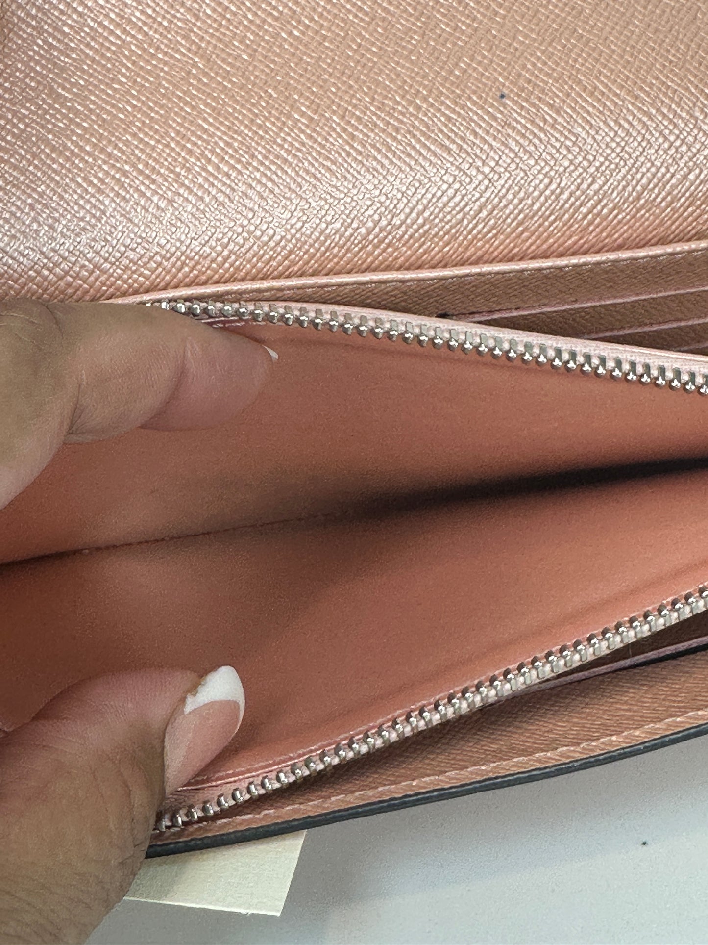 Pre owned LOUIS VUITTON Epi Leather Wallet in Light Pink