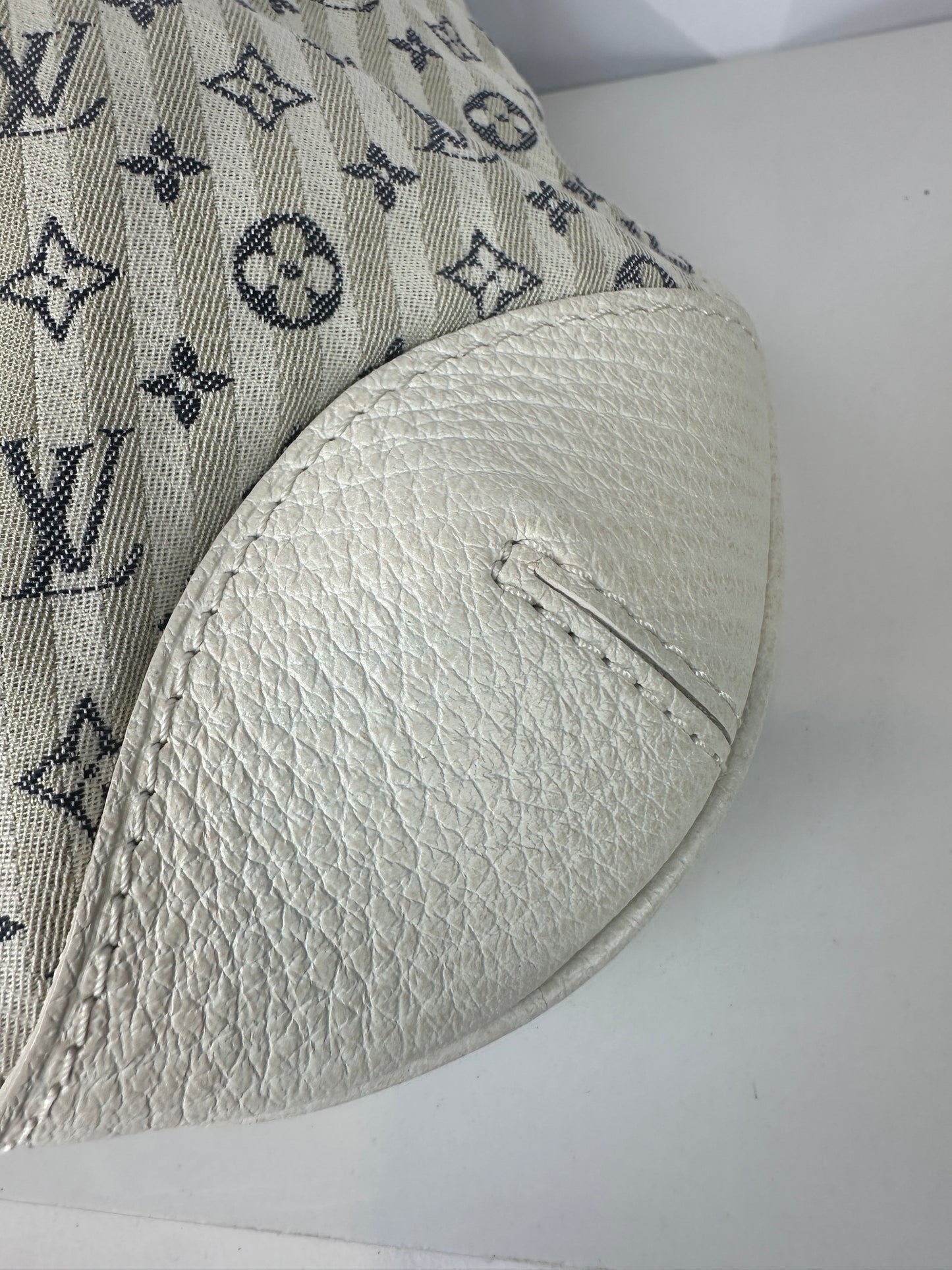 Preowned LOUIS VUITTON Blue/White Monogram Marina Ivory Denim