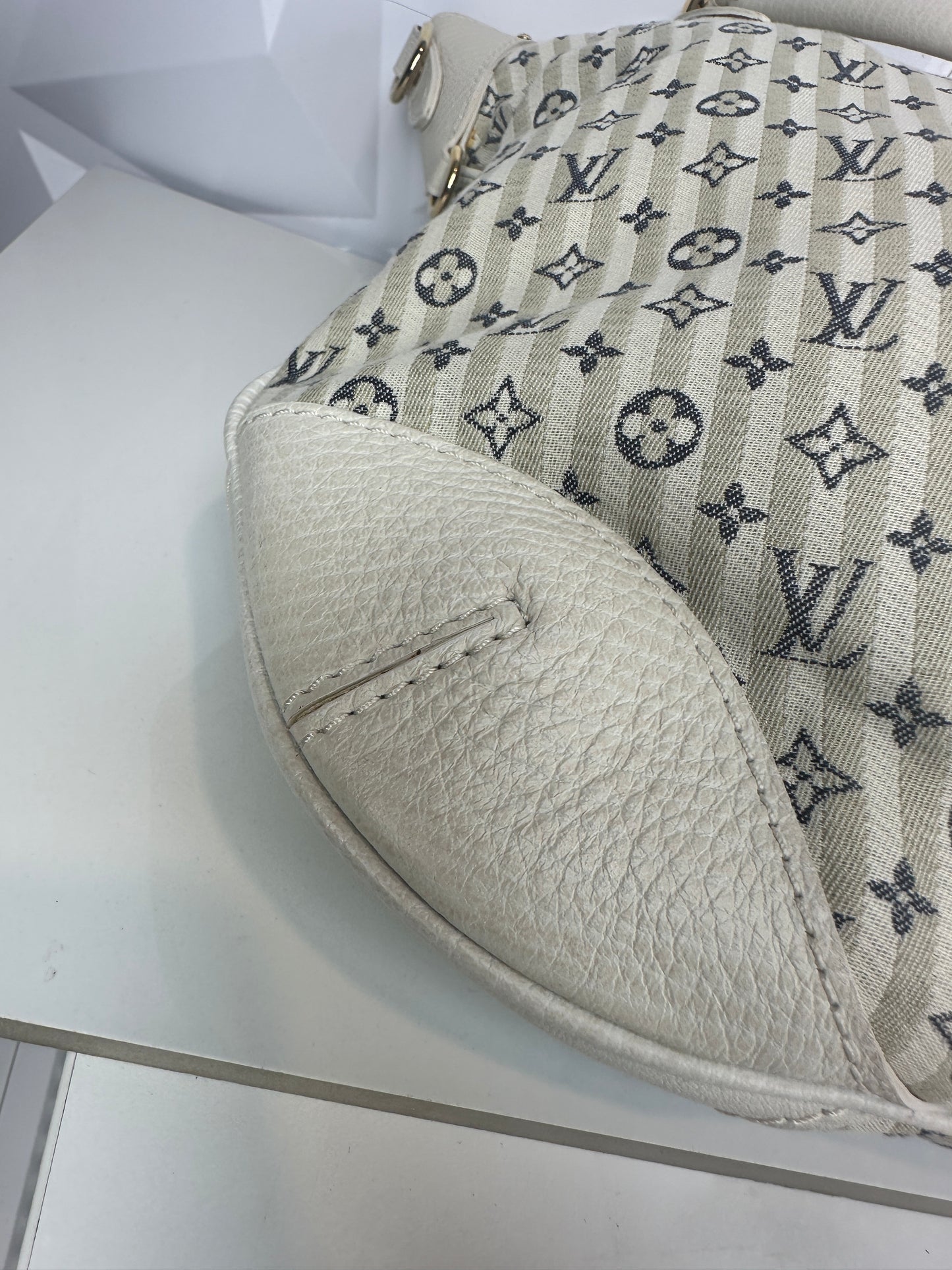 Preowned LOUIS VUITTON Blue/White Monogram Marina Ivory Denim