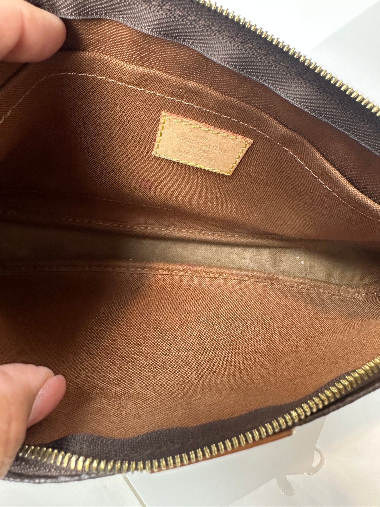 Pre-owned LOUIS VUITTON Monogram Canvas Multi Pochette with pink strap