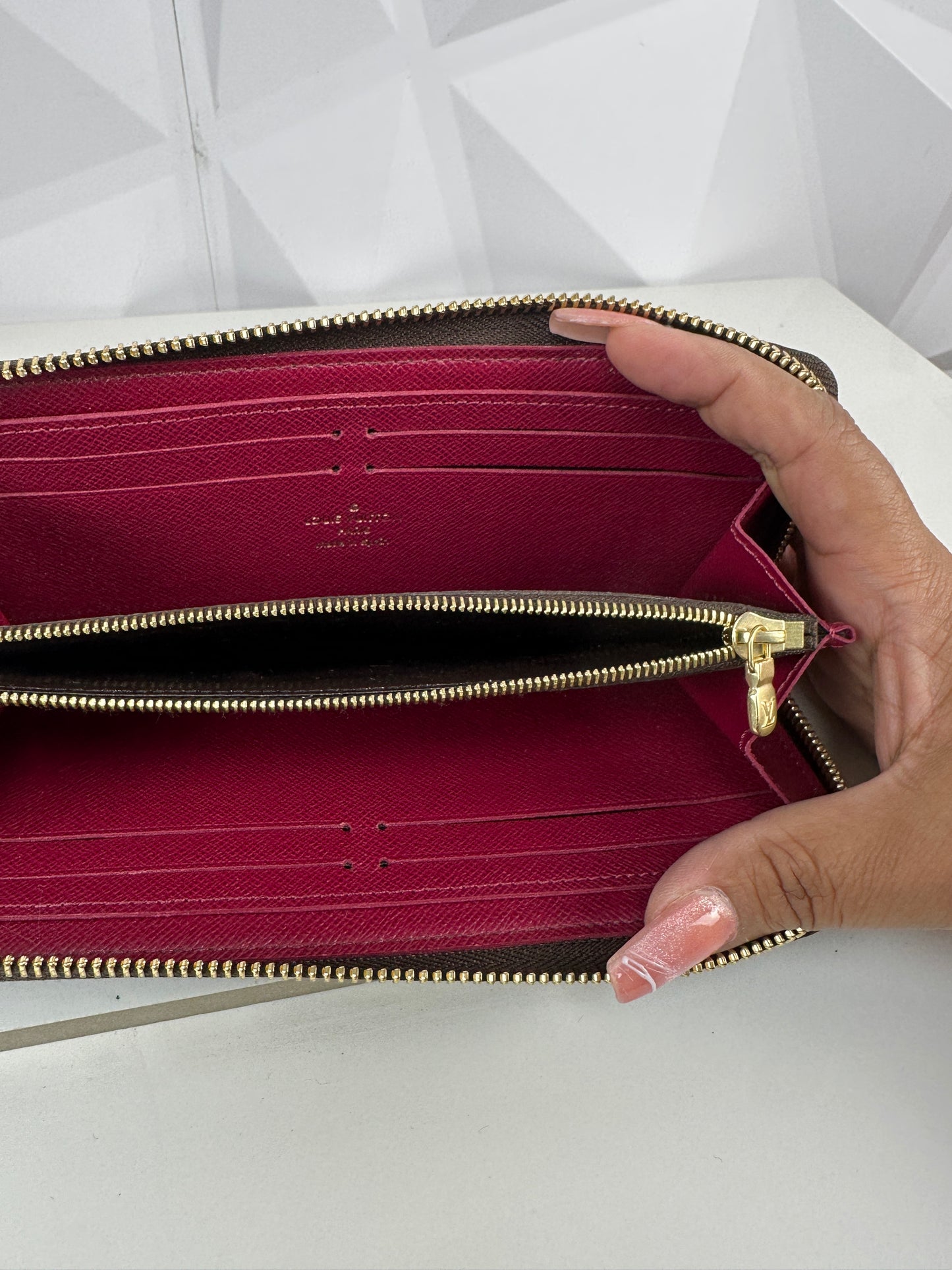 Pre-owned LOUIS VUITTON Portefeuille Clemence monogram interior burgundy with zipper
