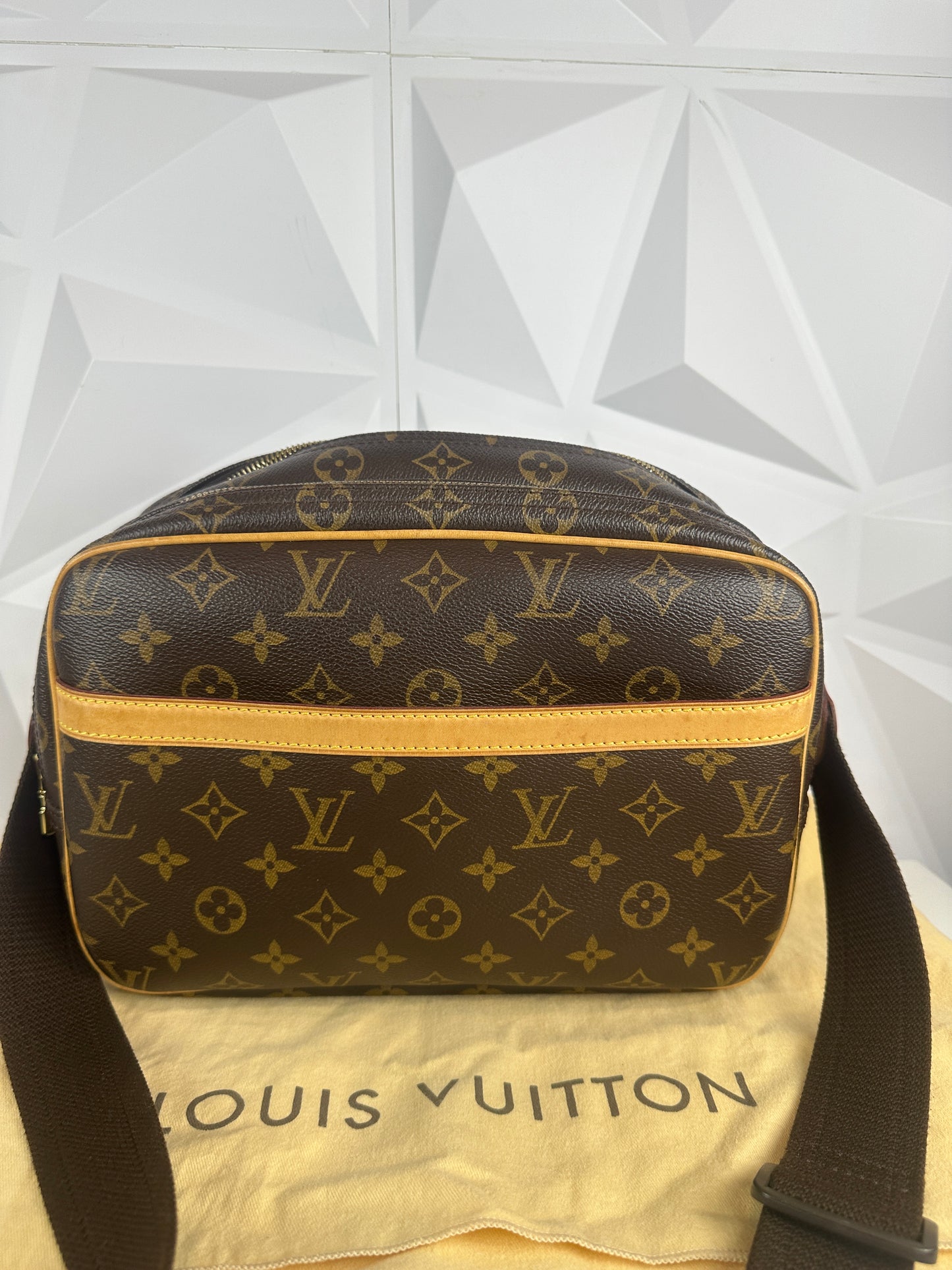 Pre owned LOUIS VUITTON Reporter PM Monogram Shoulder Bag