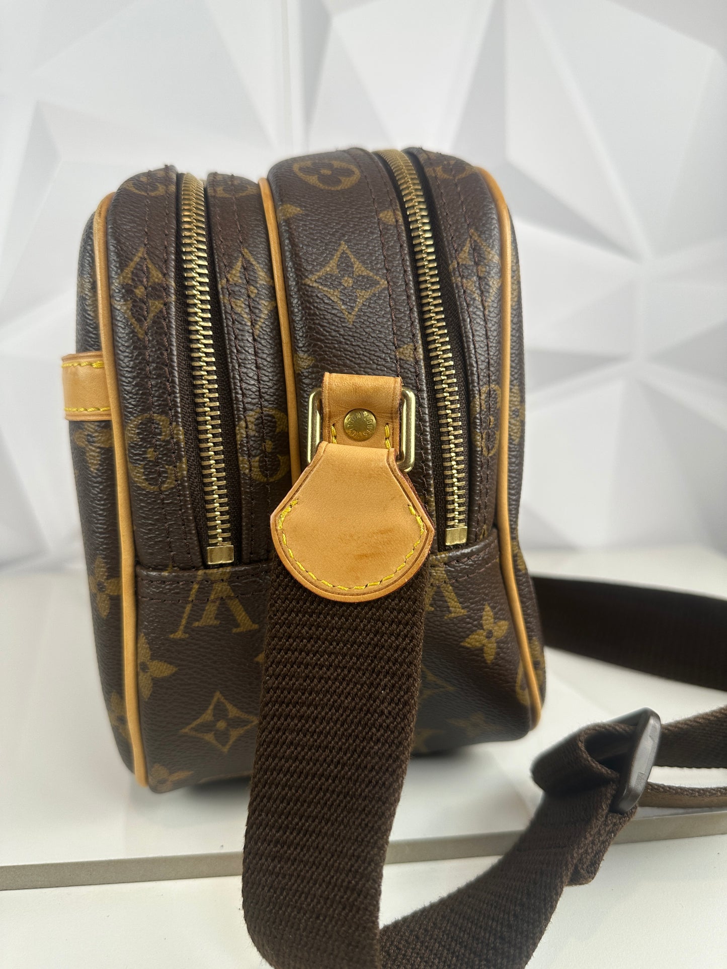 Pre owned LOUIS VUITTON Reporter PM Monogram Shoulder Bag