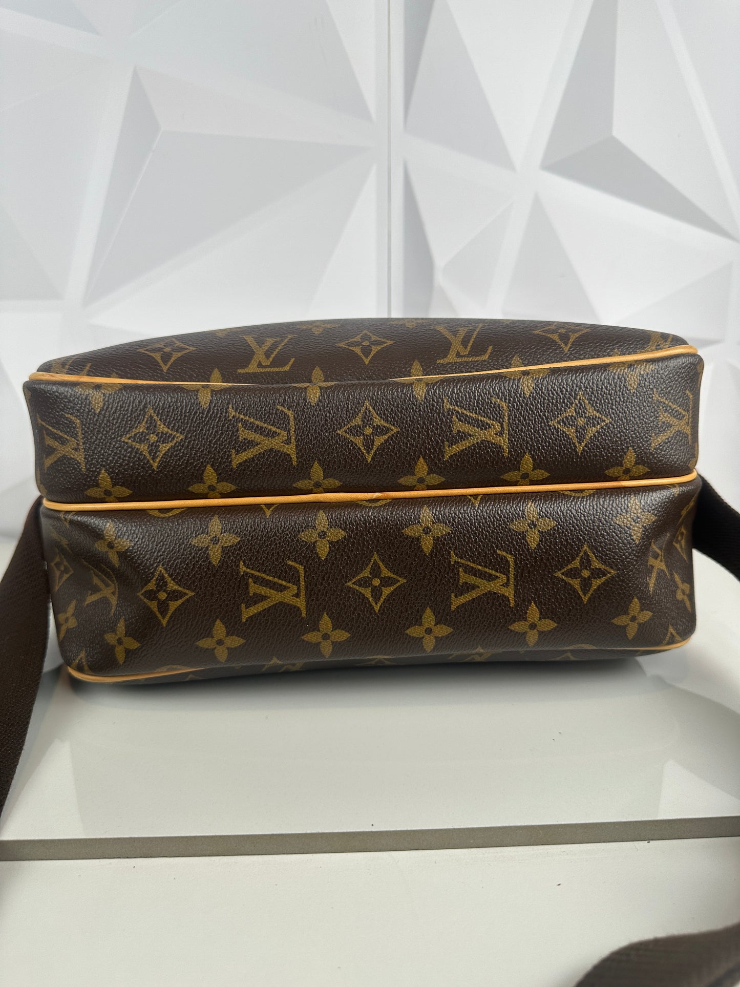 Pre owned LOUIS VUITTON Reporter PM Monogram Shoulder Bag