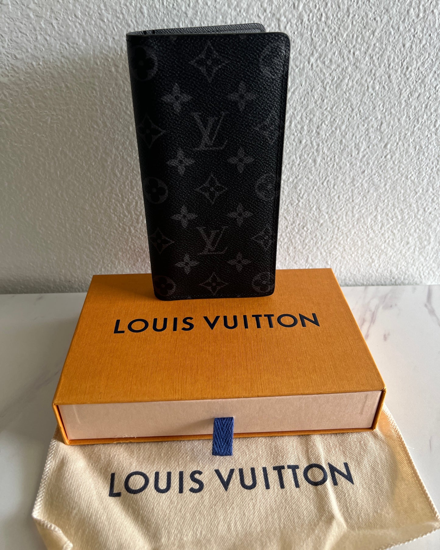 Pre-owned LOUIS VUITTON Monogram Eclipse Brazza Wallet_ 290