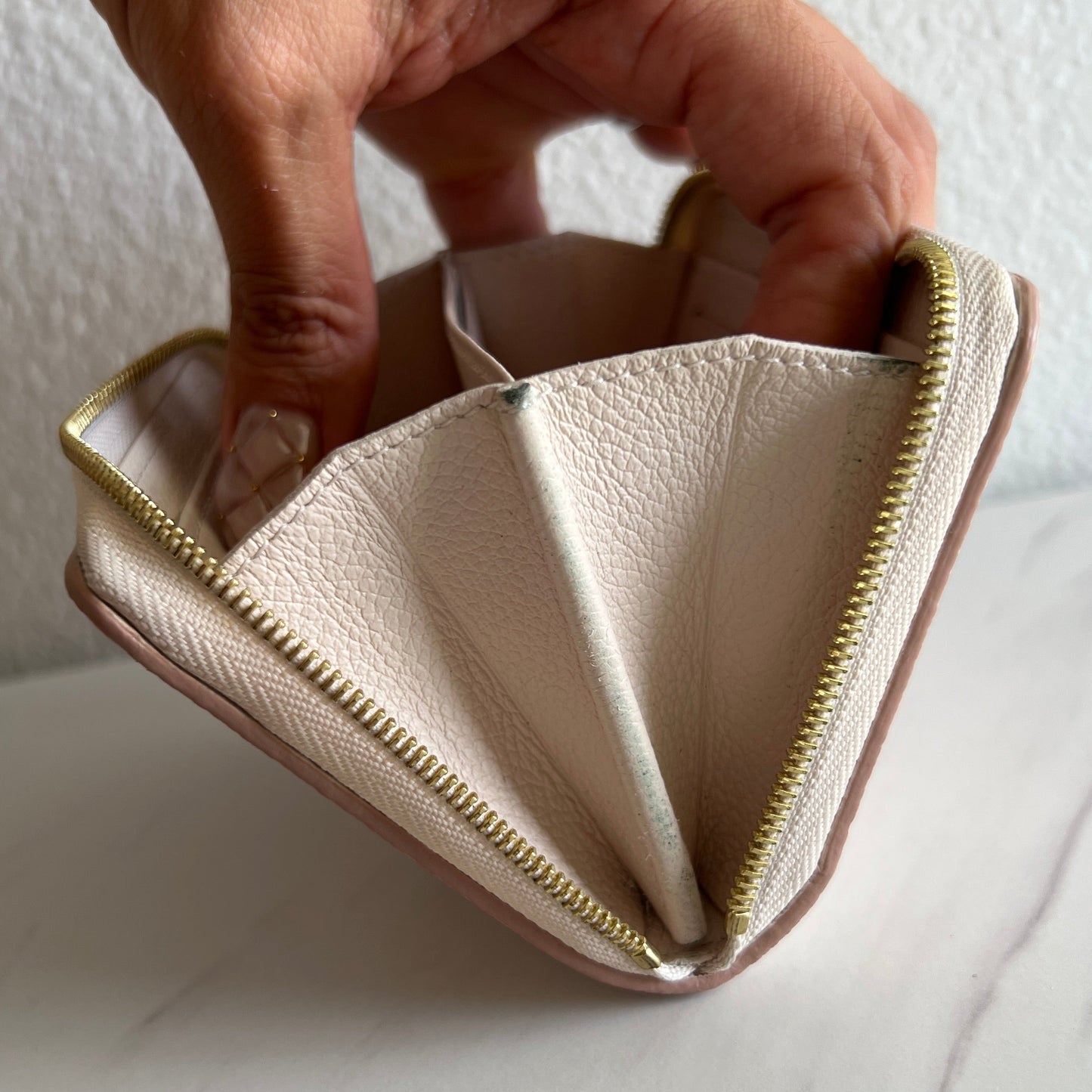 Pre-owned LOUIS VUITTON Limited Edition zippy coin wallet beige leather_ 287