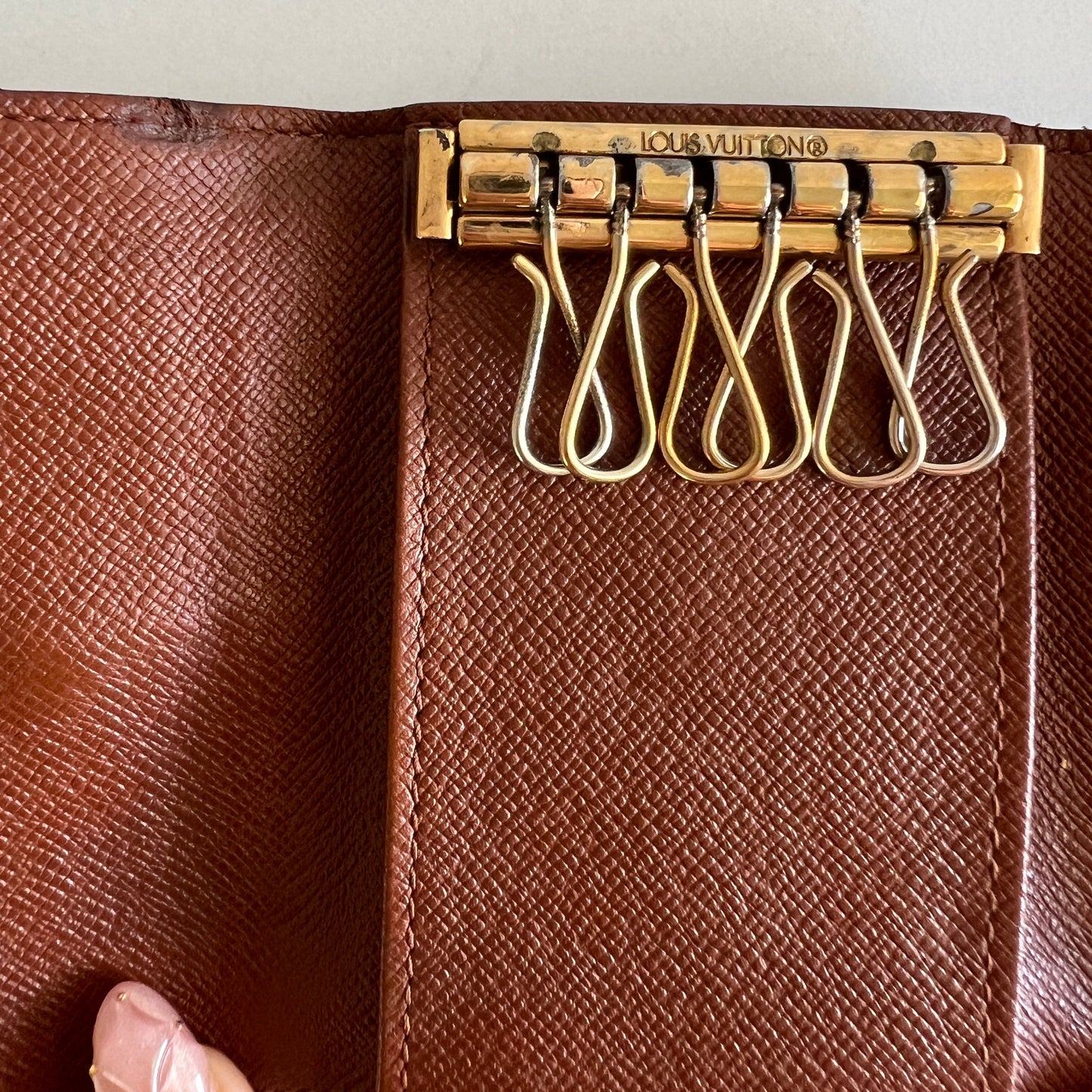 Pre-owned LOUIS VUITTON 6 Key Holder Monogram Canvas_ 283