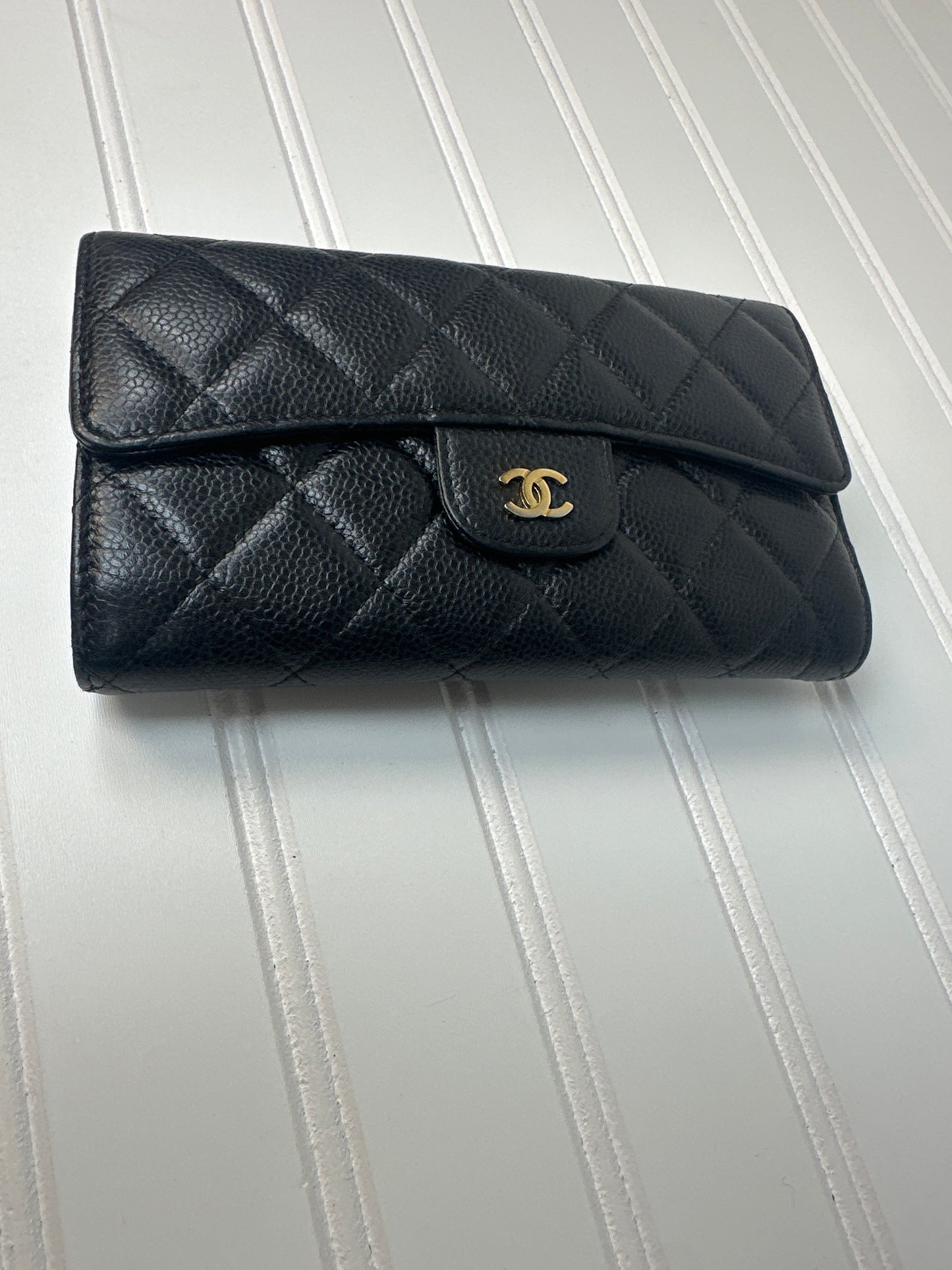 Pre-owned CHANEL Caviar Skin Long Wallet with Coco Mark in Black