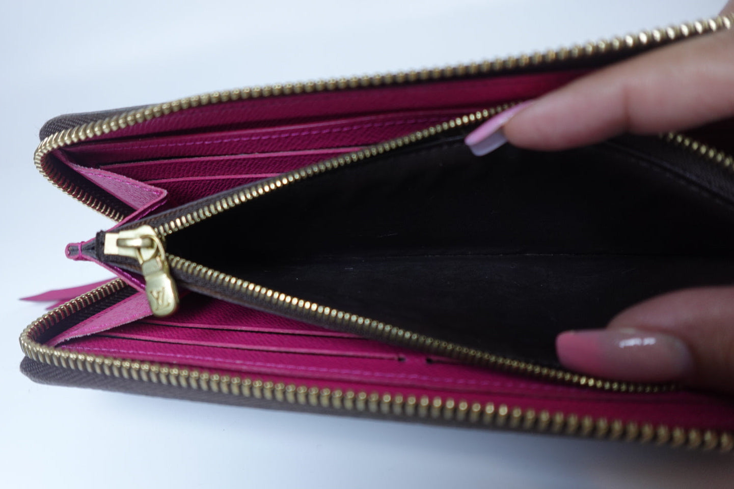 Pre-owned LOUIS VUITTON Portefeuille Clemence wallet monogram hot pink inside_ 315