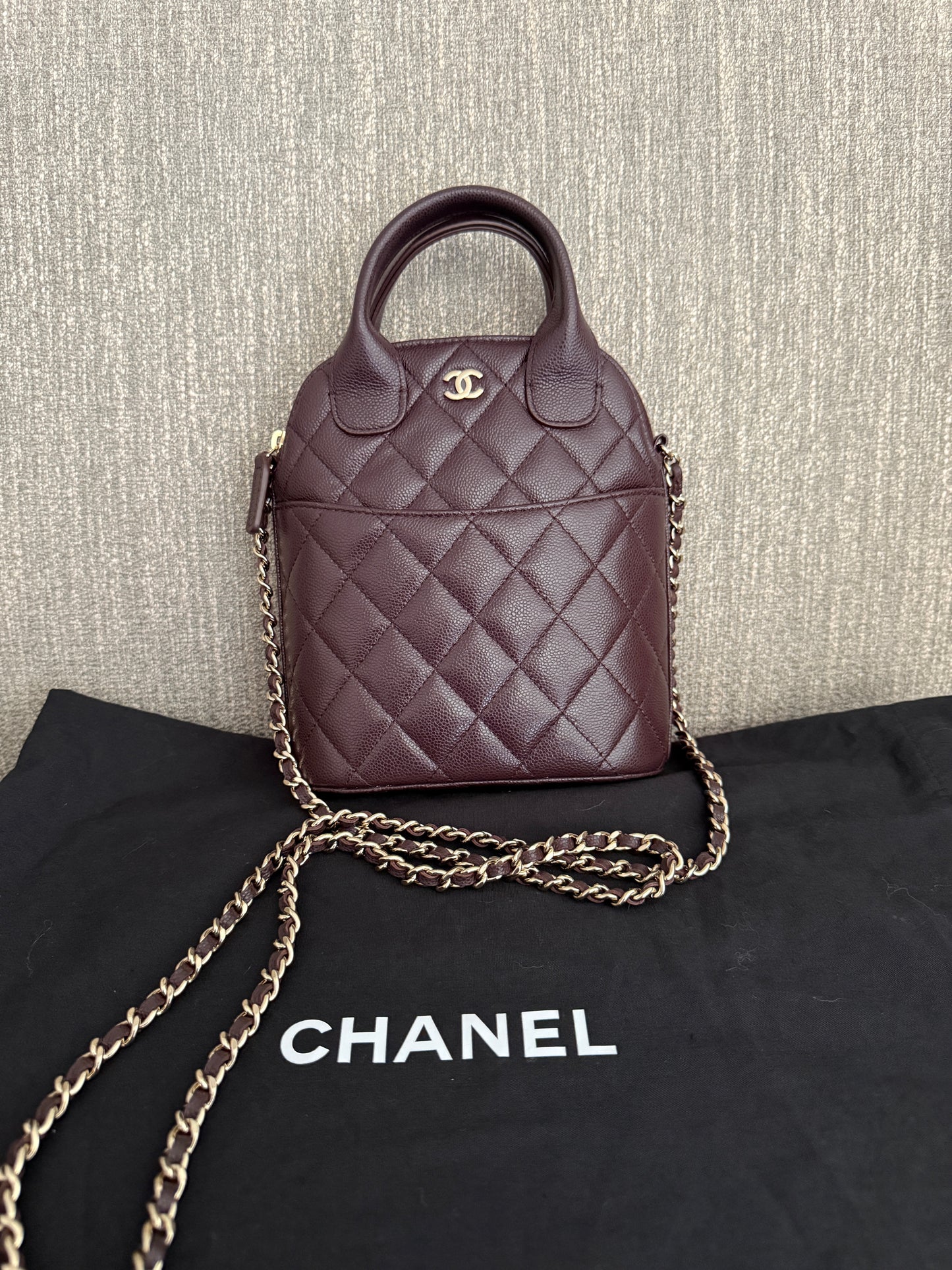 Pre-owned CHANEL Caviar Quilted Top Handle crossbody Clutch With Chain, box and dustbag