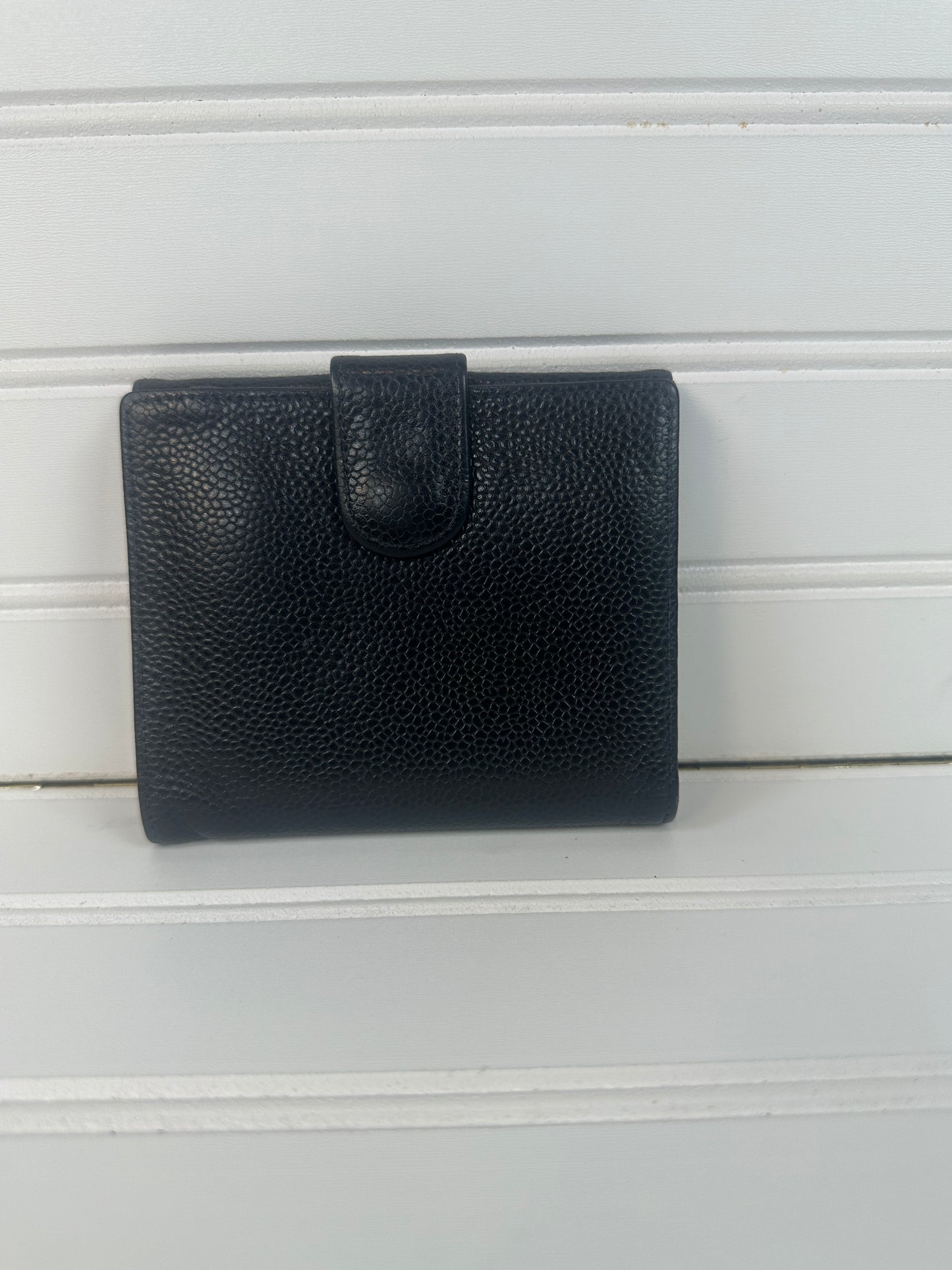 Pre-owned CHANEL Bifold Wallet Black Caviar with Coco Brand _200-4