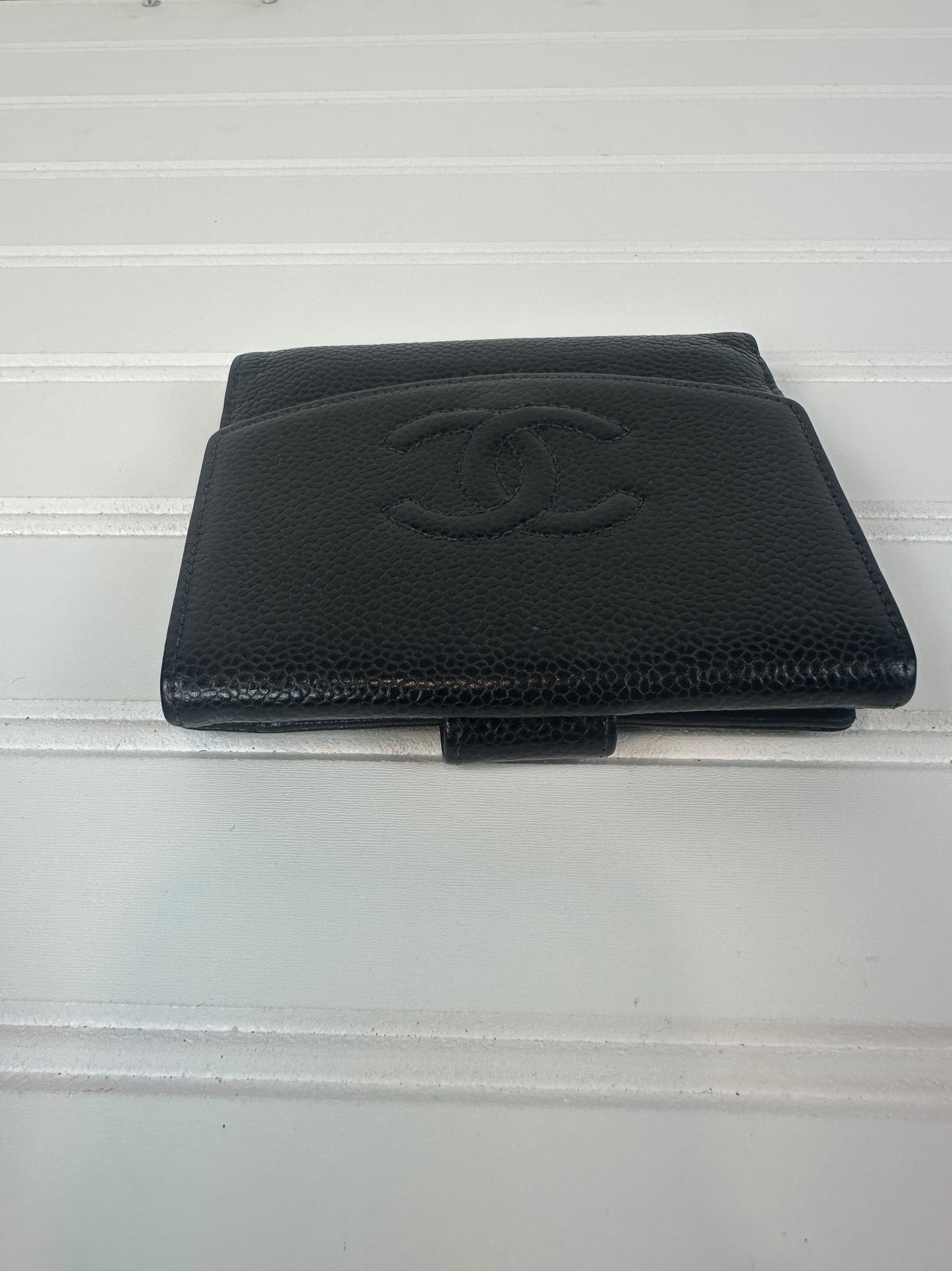 Pre-owned CHANEL Bifold Wallet Black Caviar with Coco Brand _200-4
