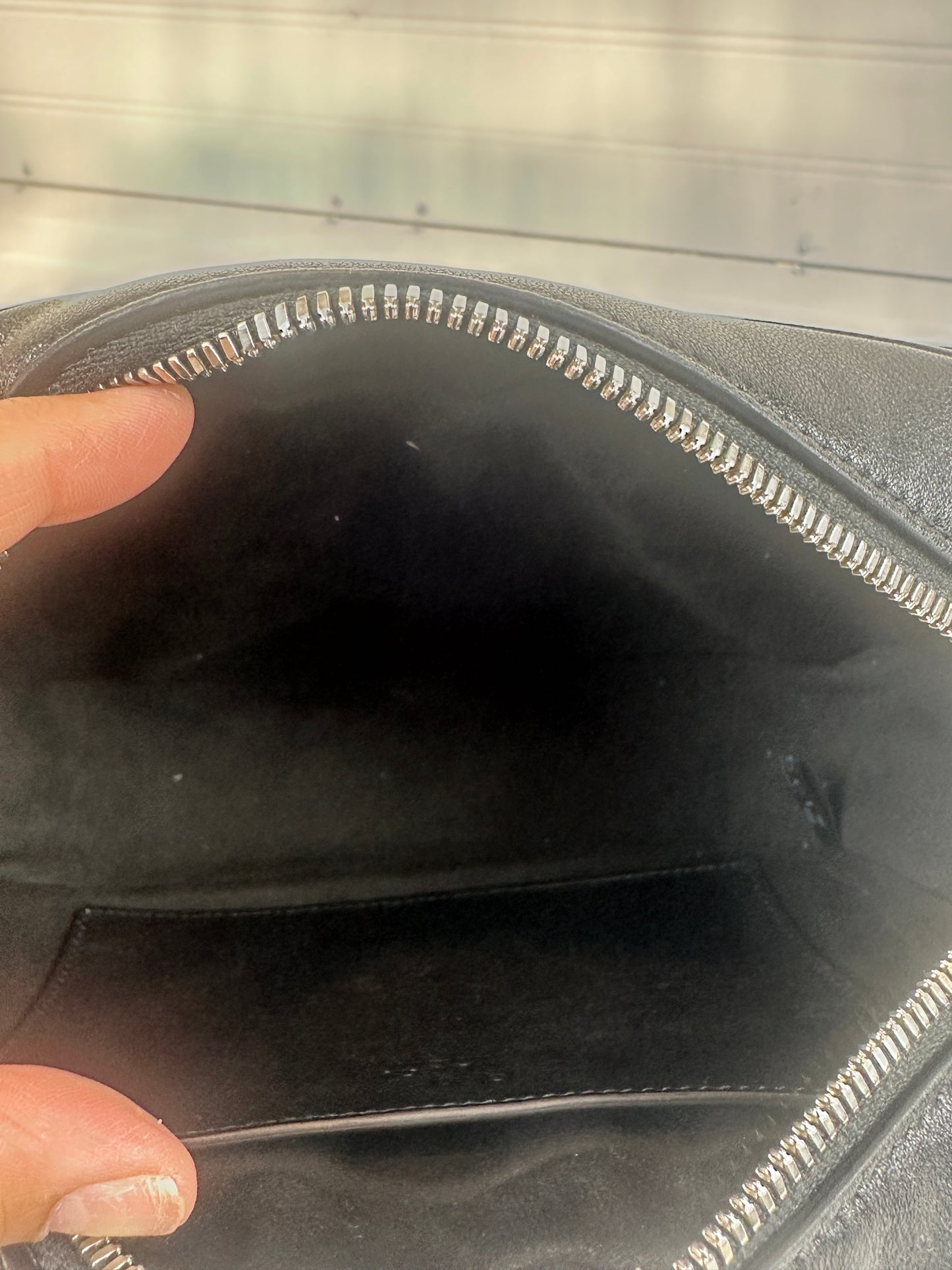 Pre-owned GUCCI Marmont Black Leather with Silver Logo _215