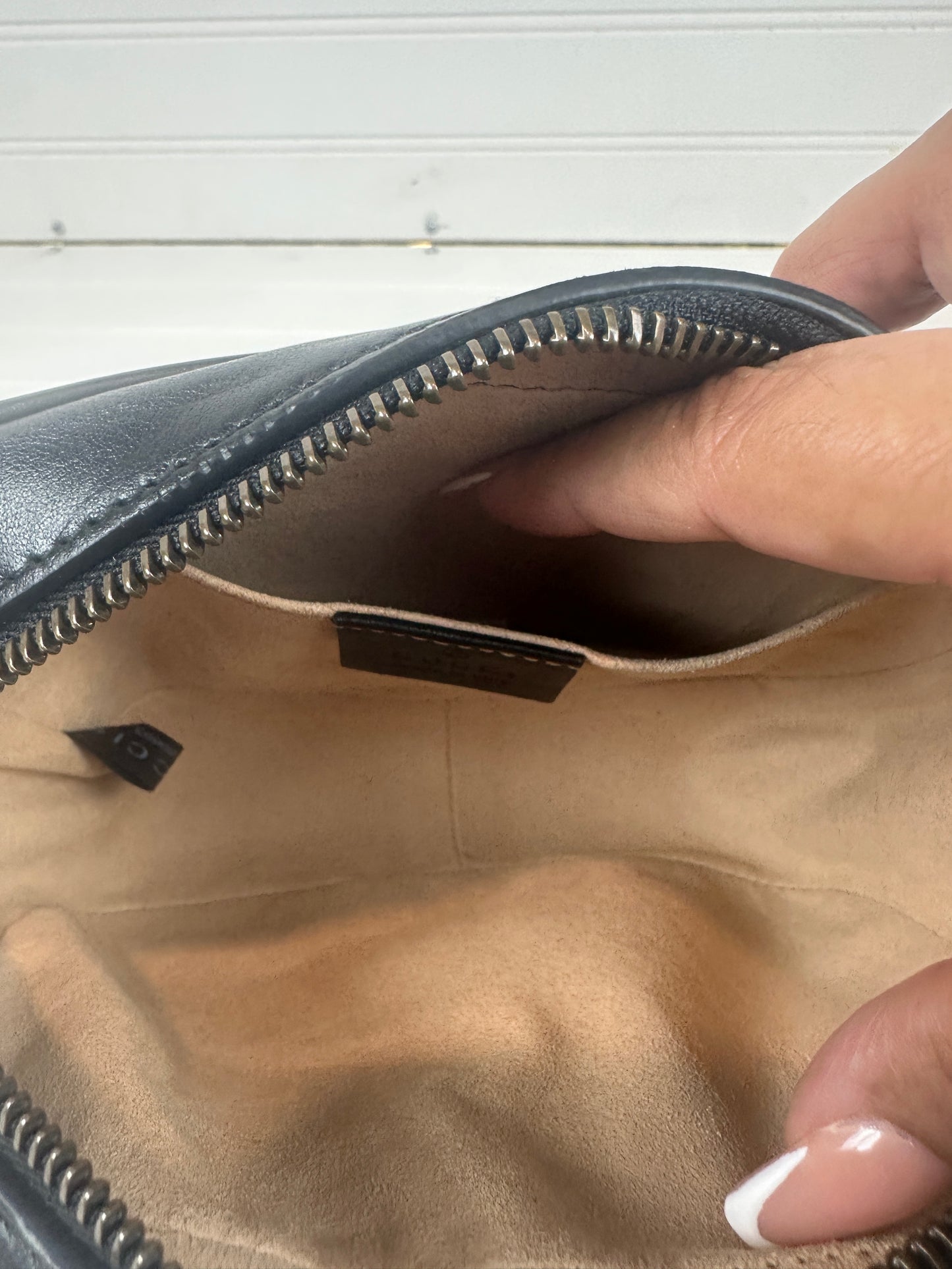 Pre-owned GUCCI GG Marmont camera bag in Black matelassé _ 226