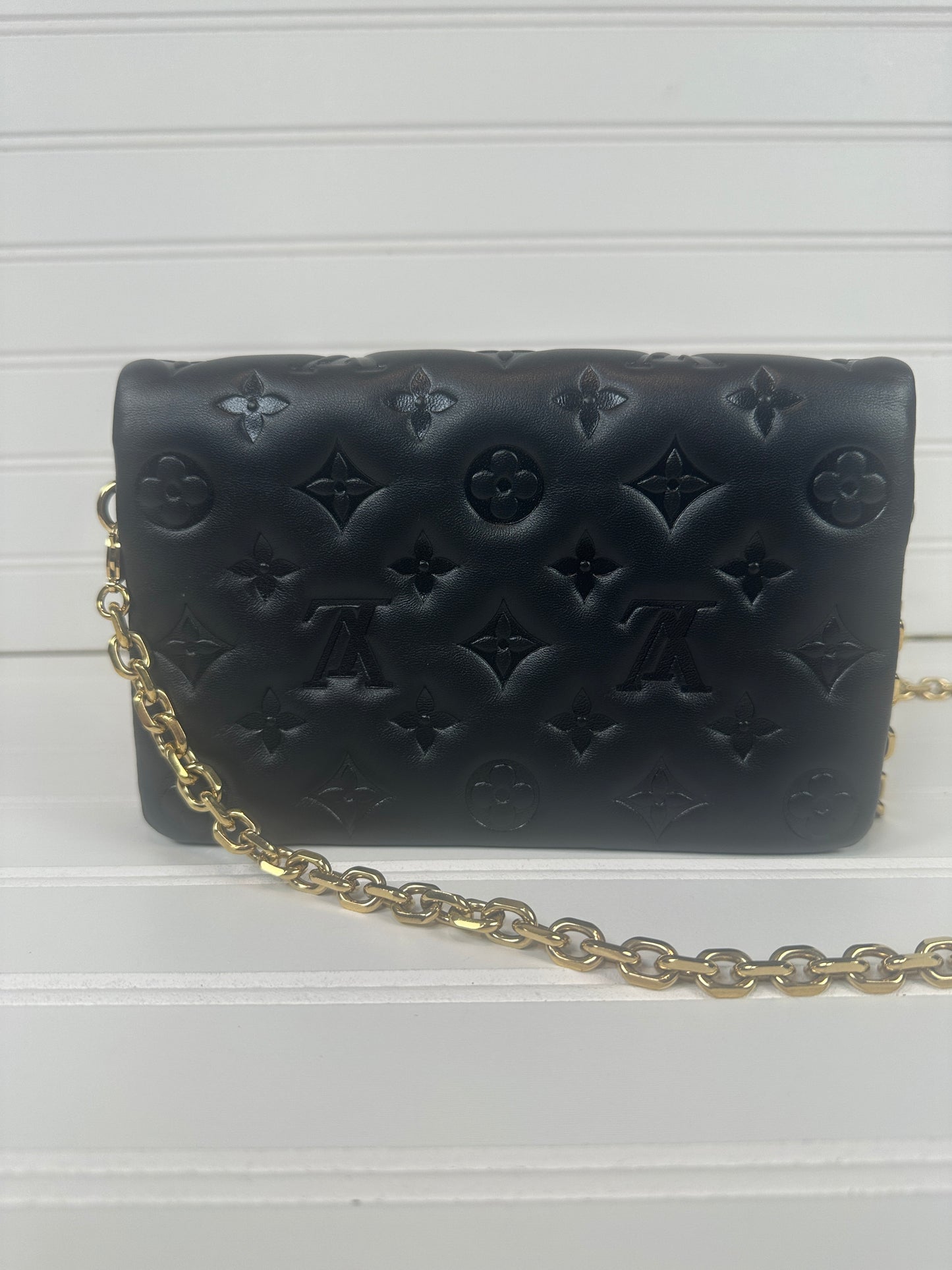 Pre owned LOUIS VUITTON Pochette Coussin Black with Monogram-embossed lambskin _227