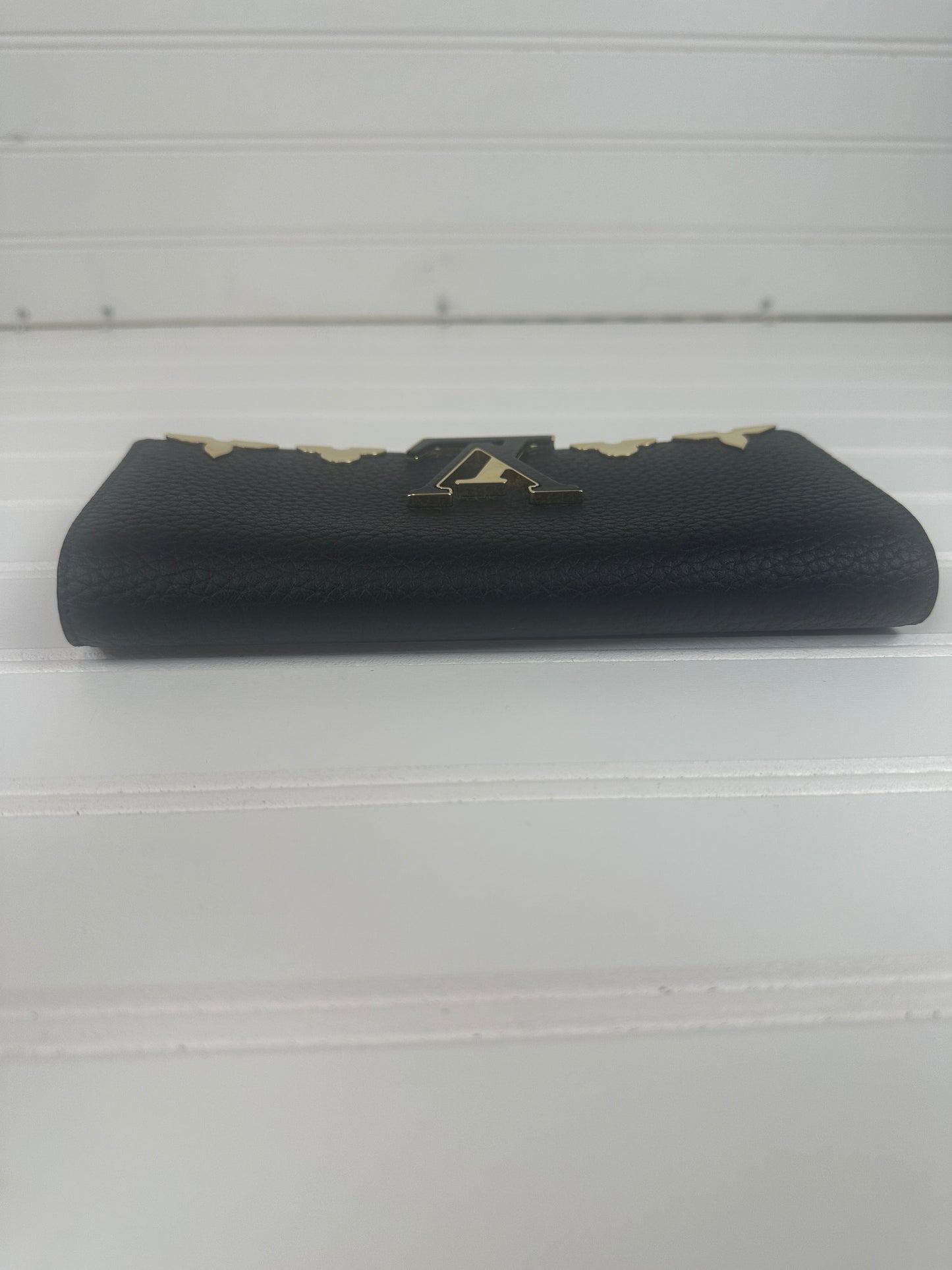 Pre-owned LOUIS VUITTON Capucines Compact Wallet Black _236