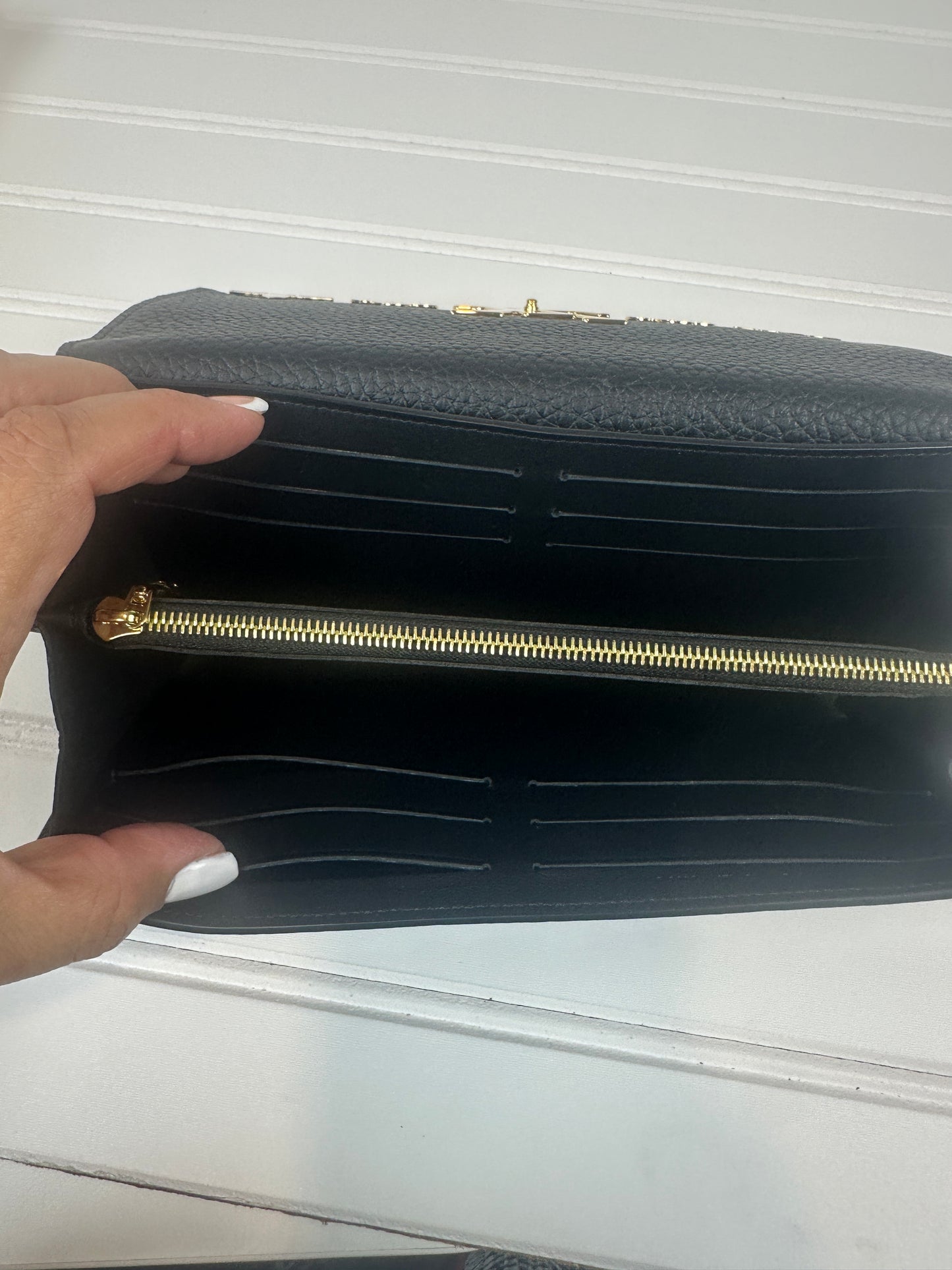 Pre-owned LOUIS VUITTON Capucines Compact Wallet Black _236