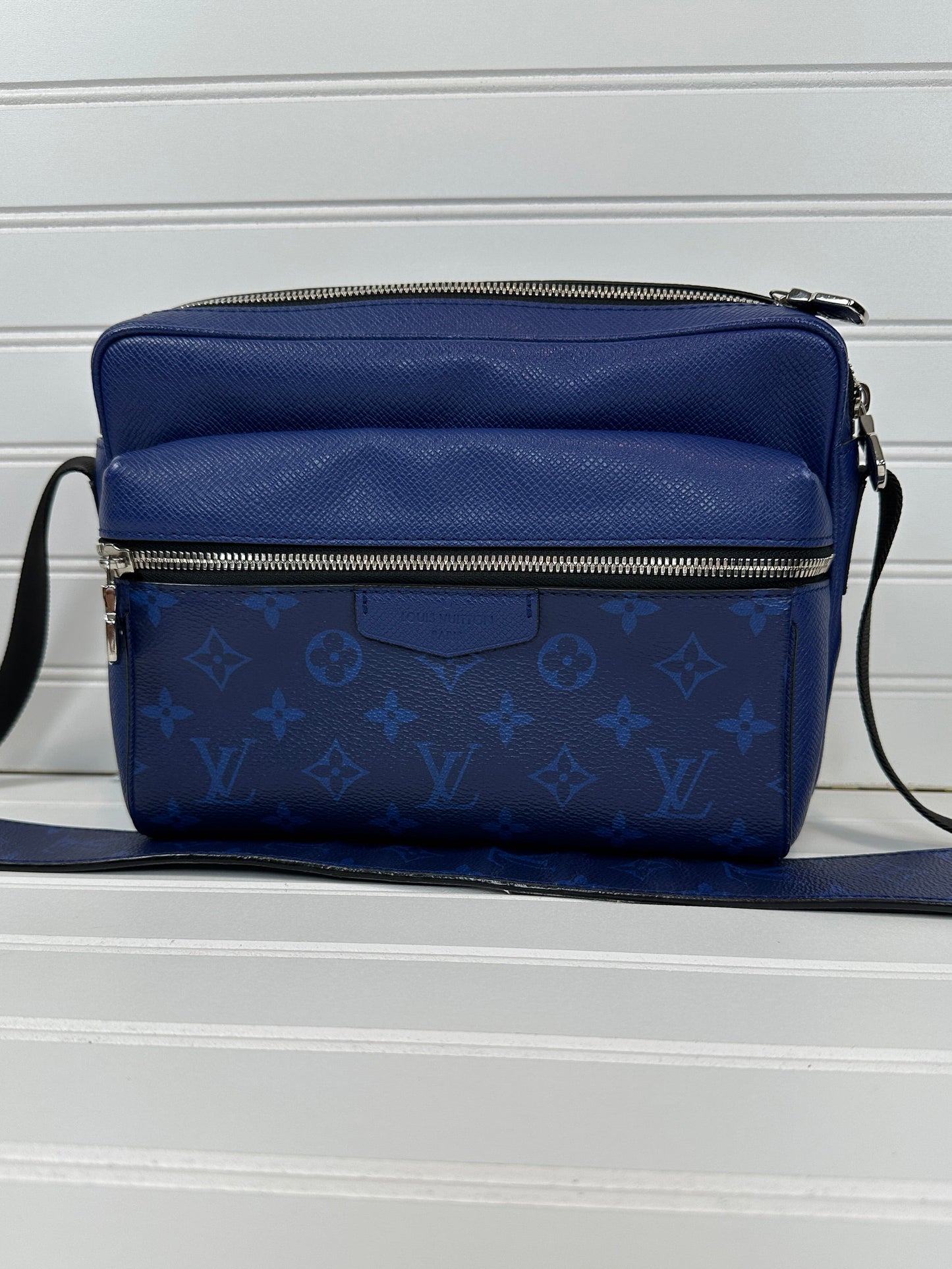 Pre-owned LOUIS VUITTON Outdoor Blue Messenger PM Monogram Canvas _ 247