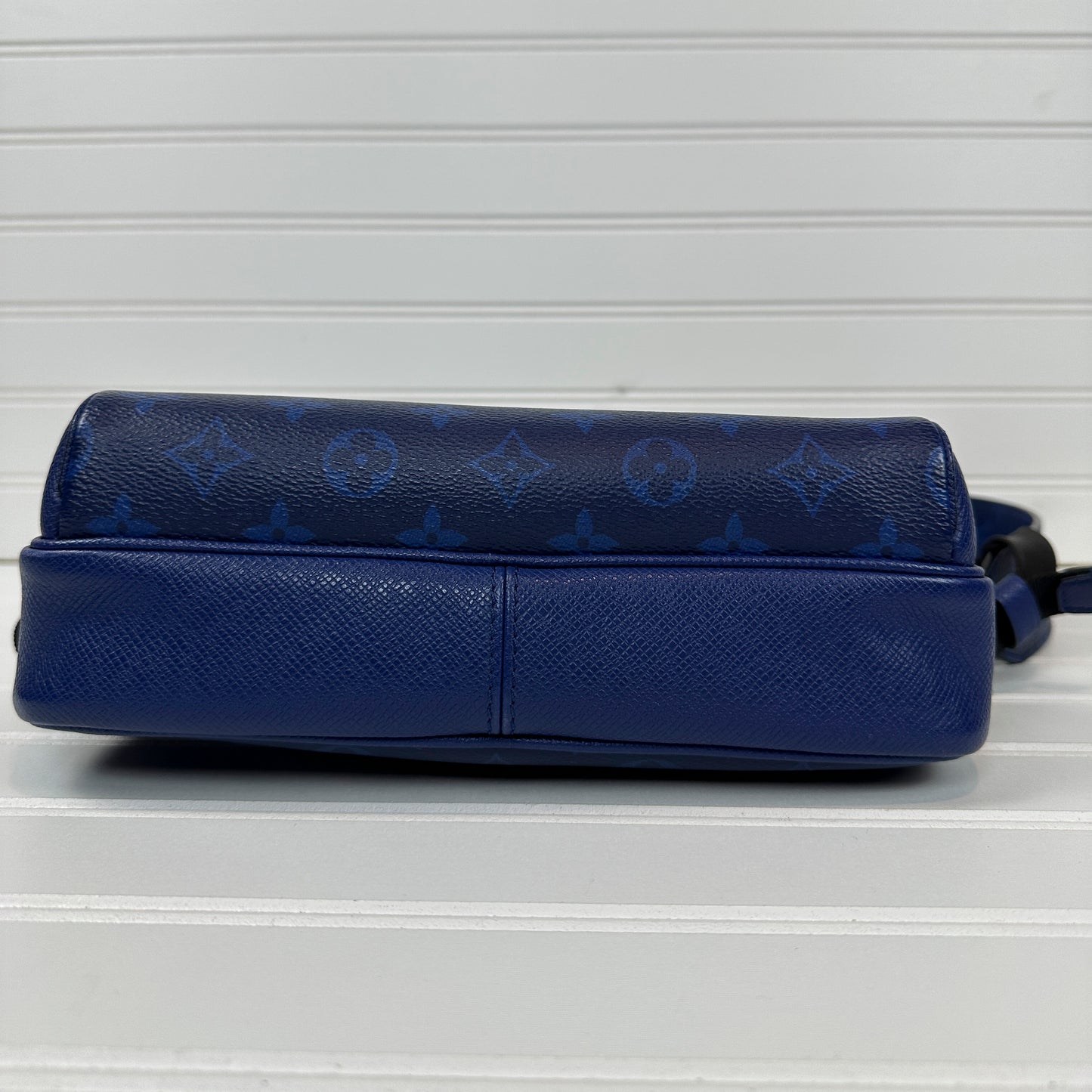 PRE-OWNED LOUIS VUITTON Outdoor Blue Messenger PM Monogram Canvas _247